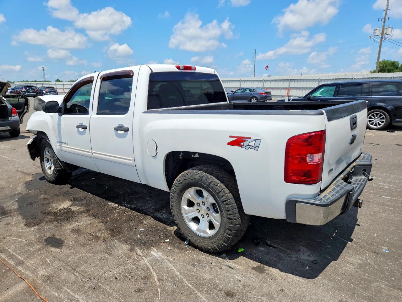 2011 Chevrolet Silverado K1500 Lt Белый vin: 3GCPKSE32BG205812