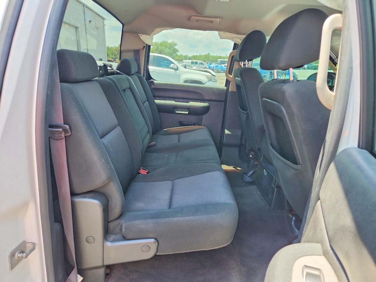 2011 Chevrolet Silverado K1500 Lt Белый vin: 3GCPKSE32BG205812