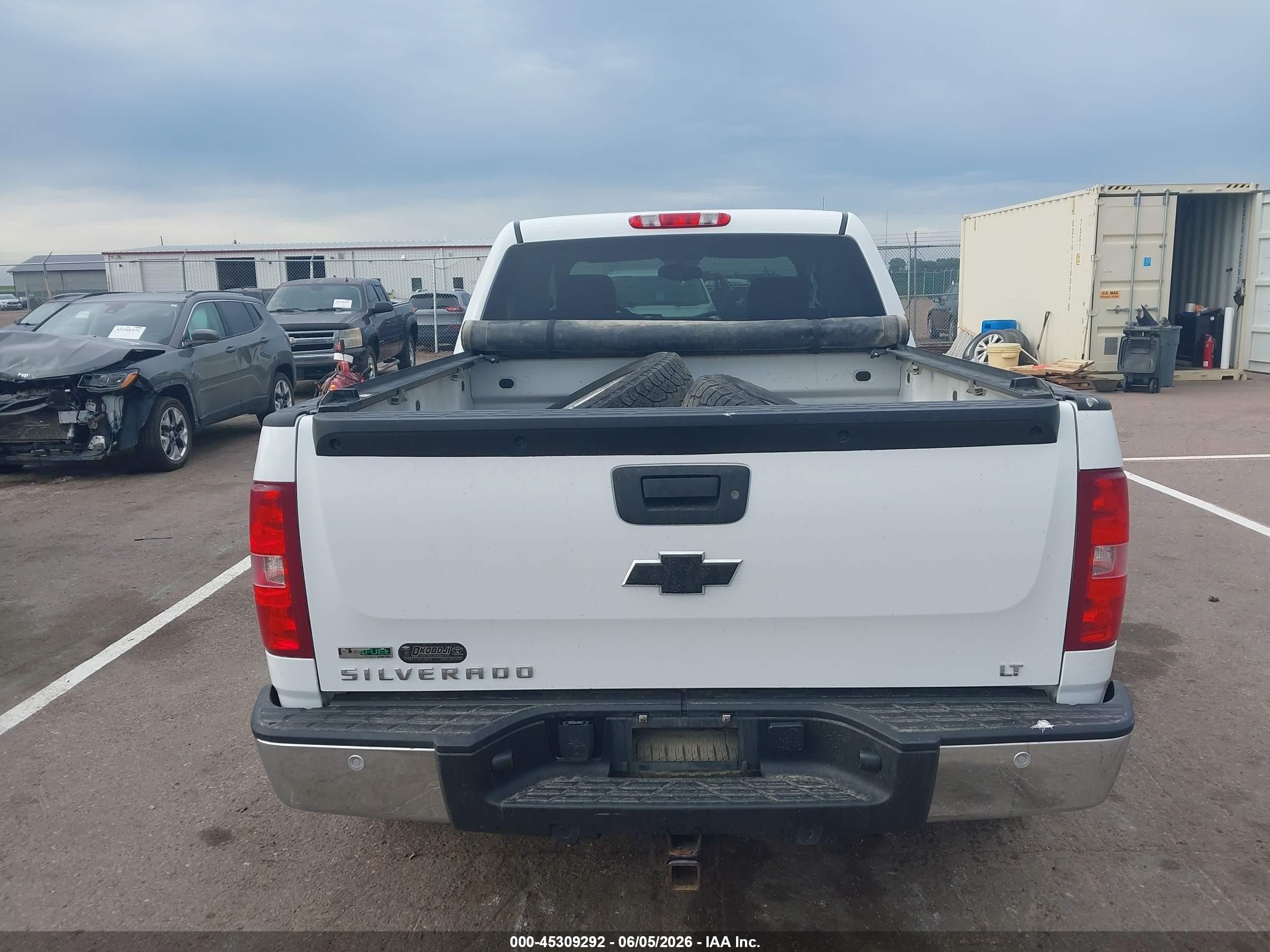 2011 Chevrolet Silverado 1500 Lt White vin: 3GCPKSE32BG208998