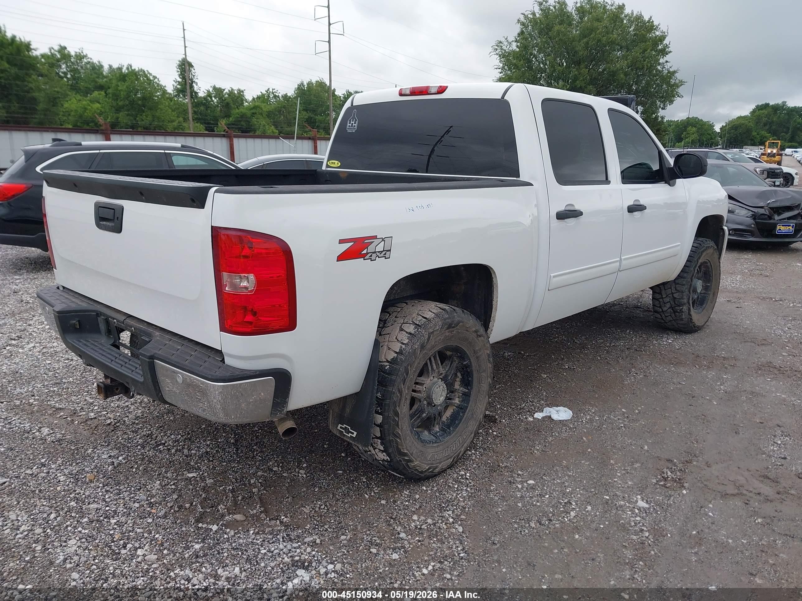 2011 Chevrolet Silverado 1500 Lt White vin: 3GCPKSE32BG224702