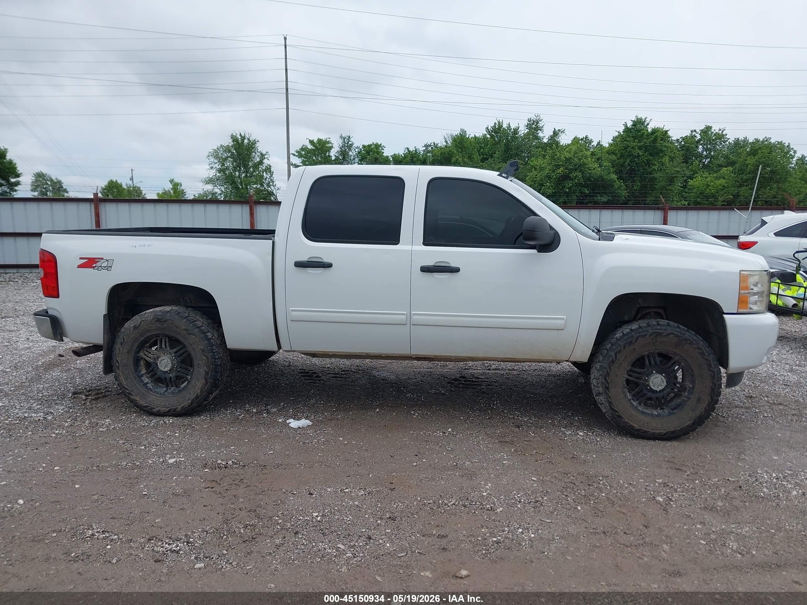 2011 Chevrolet Silverado 1500 Lt White vin: 3GCPKSE32BG224702
