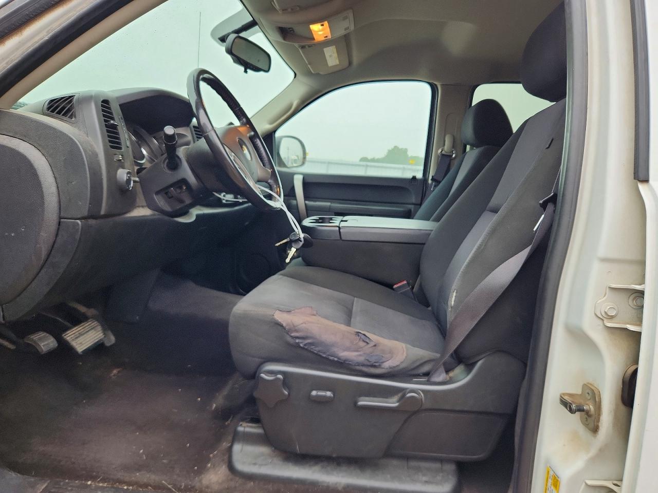 2011 Chevrolet Silverado K1500 Lt Белый vin: 3GCPKSE32BG299299