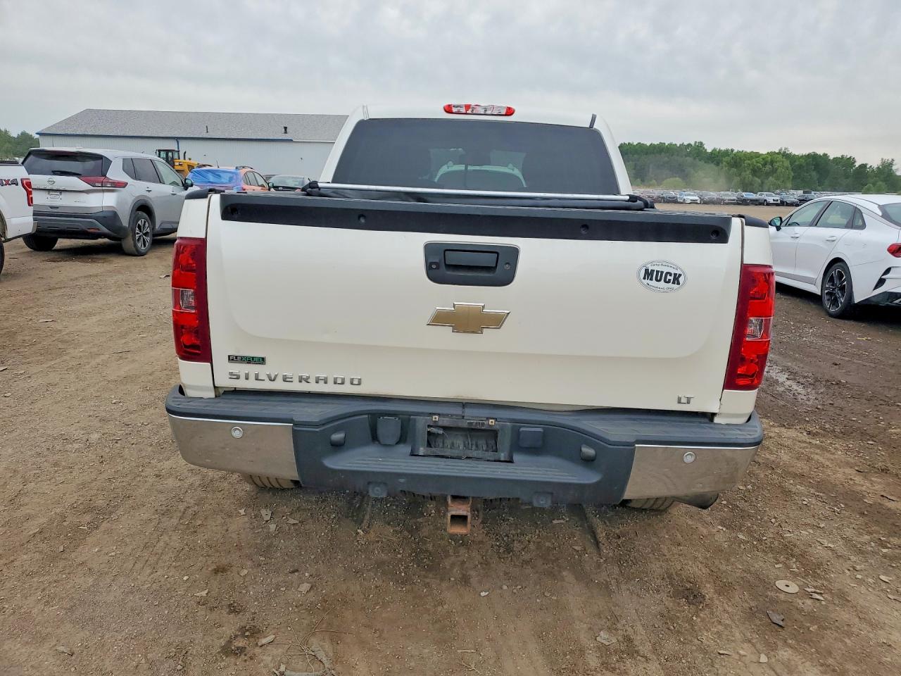 2011 Chevrolet Silverado K1500 Lt White vin: 3GCPKSE32BG321172