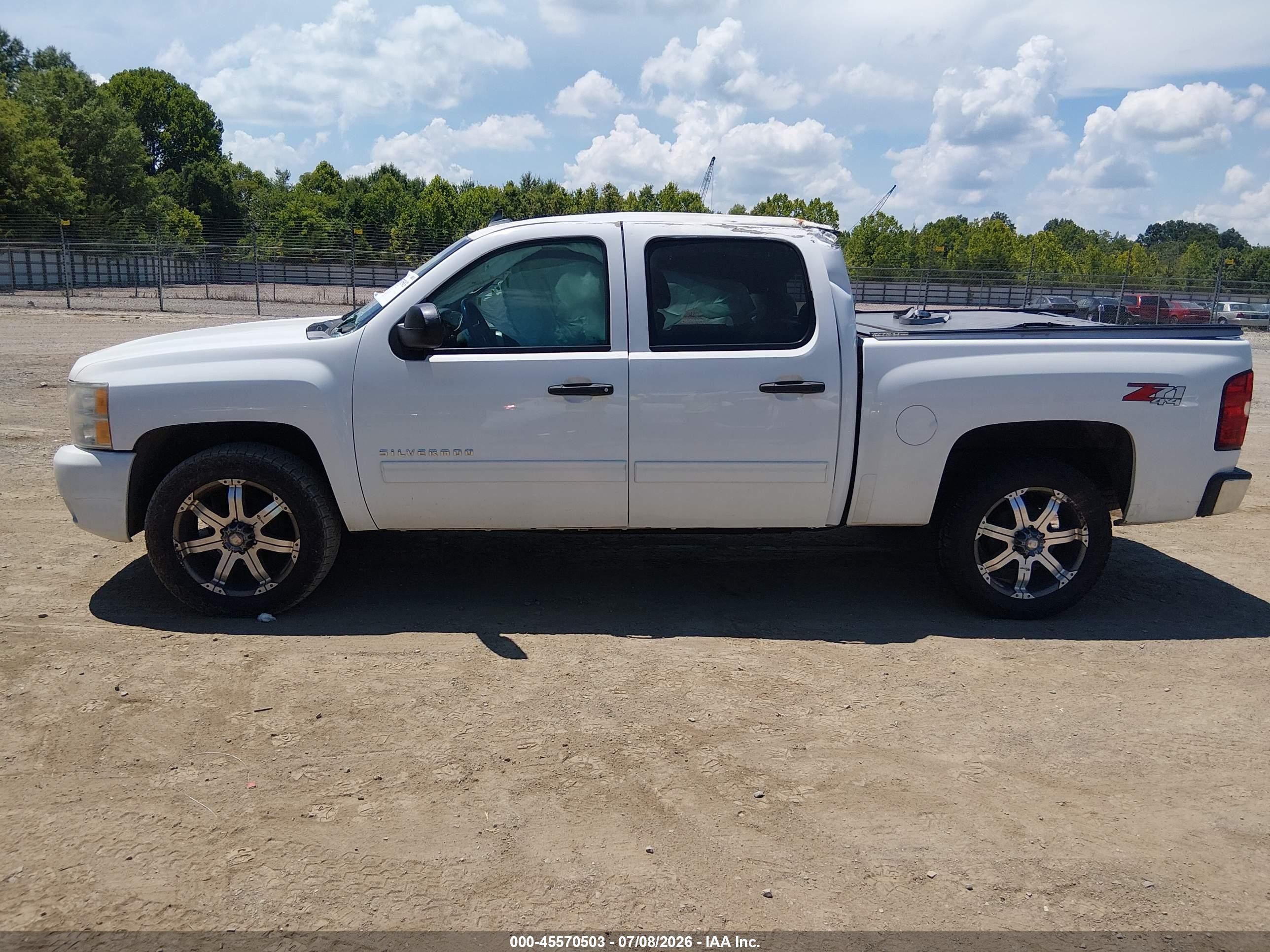 2011 Chevrolet Silverado 1500 Lt White vin: 3GCPKSE32BG368556