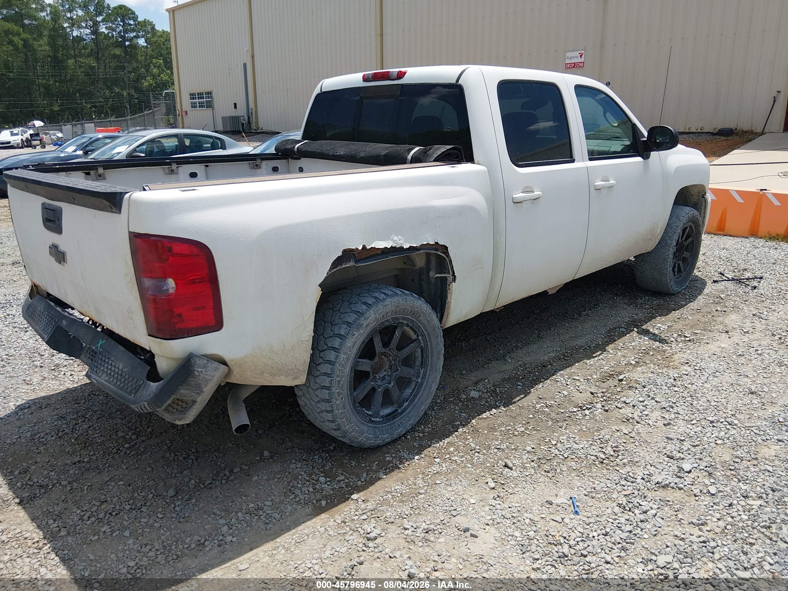 2011 Chevrolet Silverado 1500 Lt Белый vin: 3GCPKSE33BG213353
