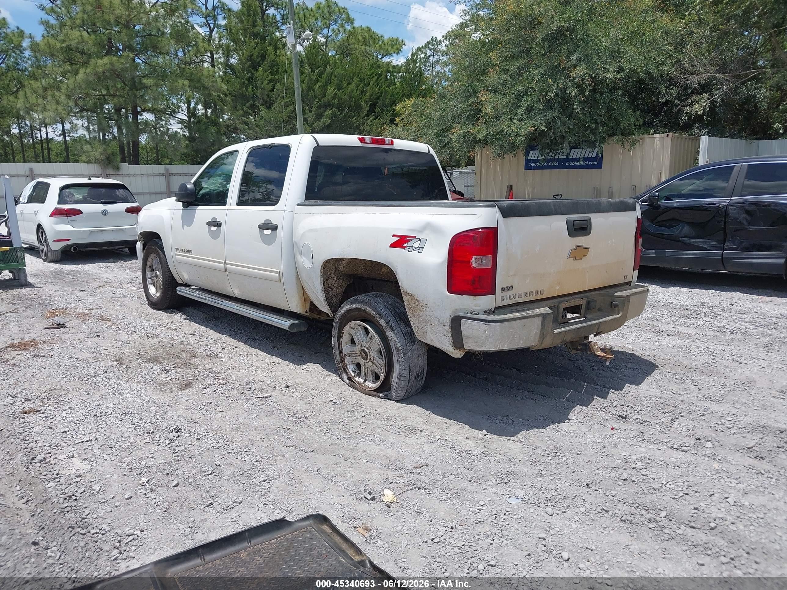 2011 Chevrolet Silverado 1500 Lt Белый vin: 3GCPKSE34BG218335
