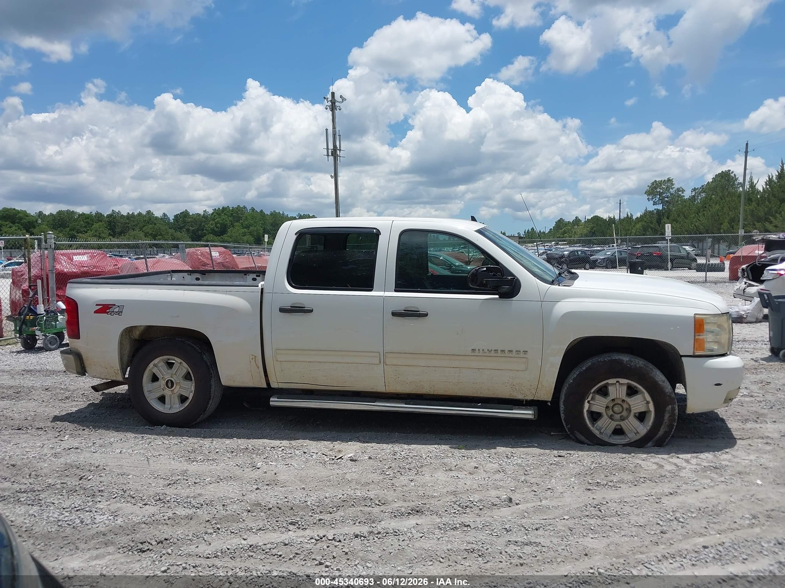 2011 Chevrolet Silverado 1500 Lt Белый vin: 3GCPKSE34BG218335