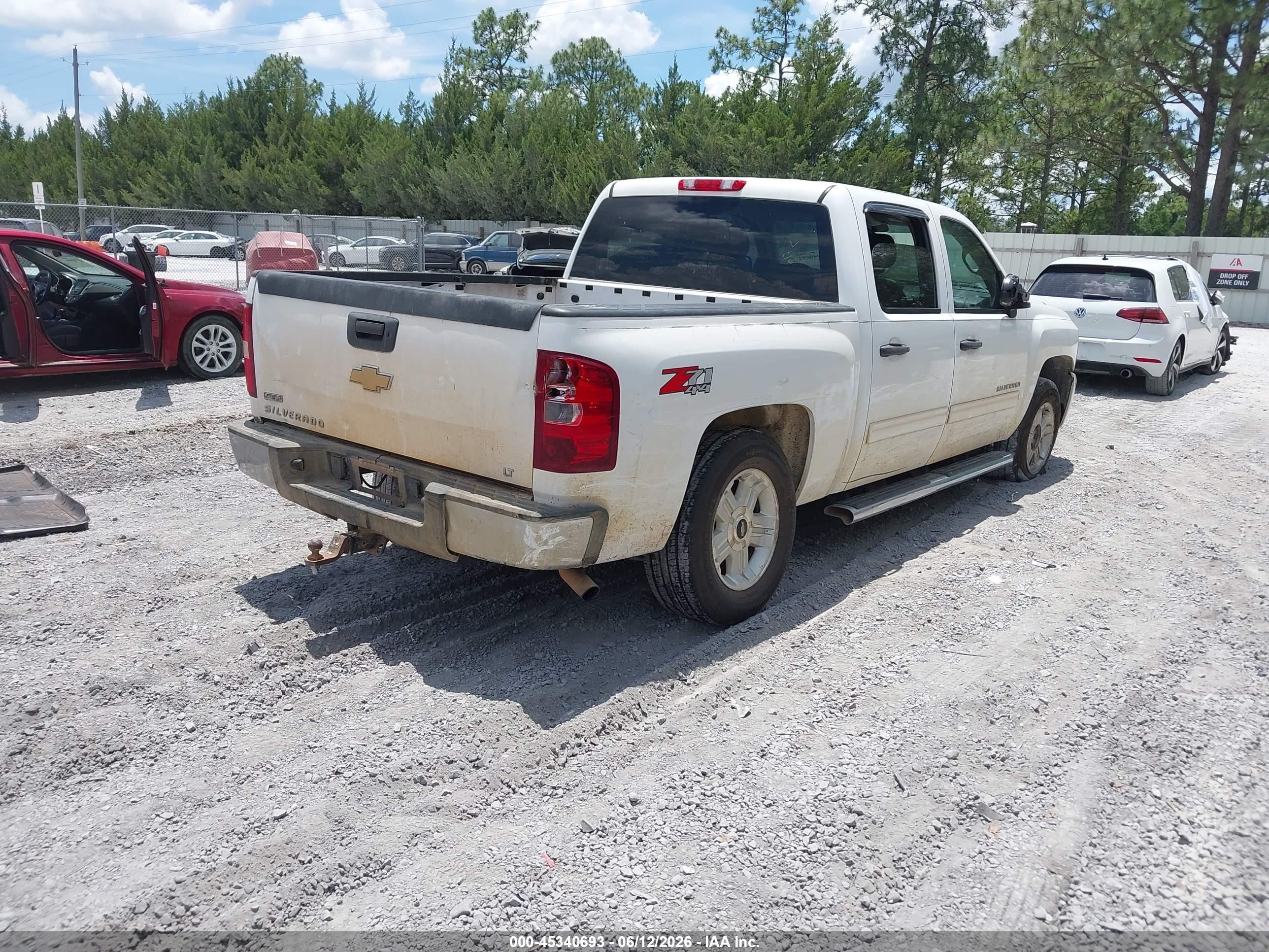 2011 Chevrolet Silverado 1500 Lt Белый vin: 3GCPKSE34BG218335
