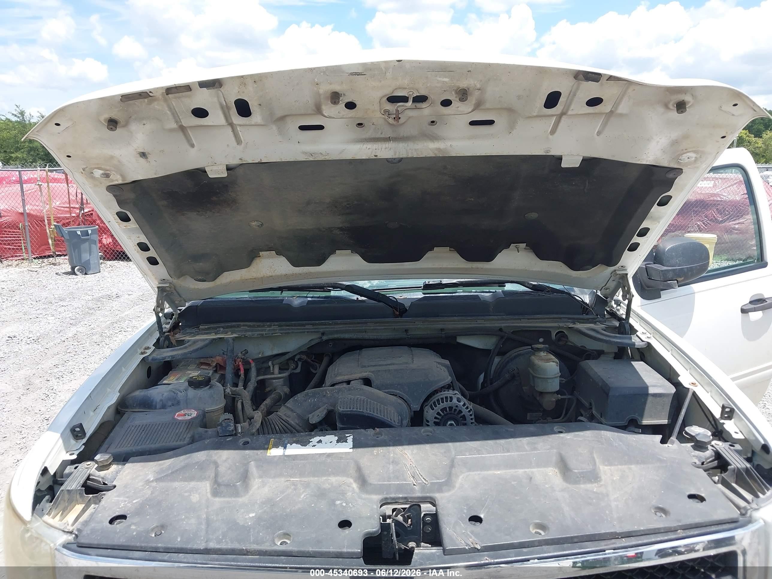2011 Chevrolet Silverado 1500 Lt Белый vin: 3GCPKSE34BG218335