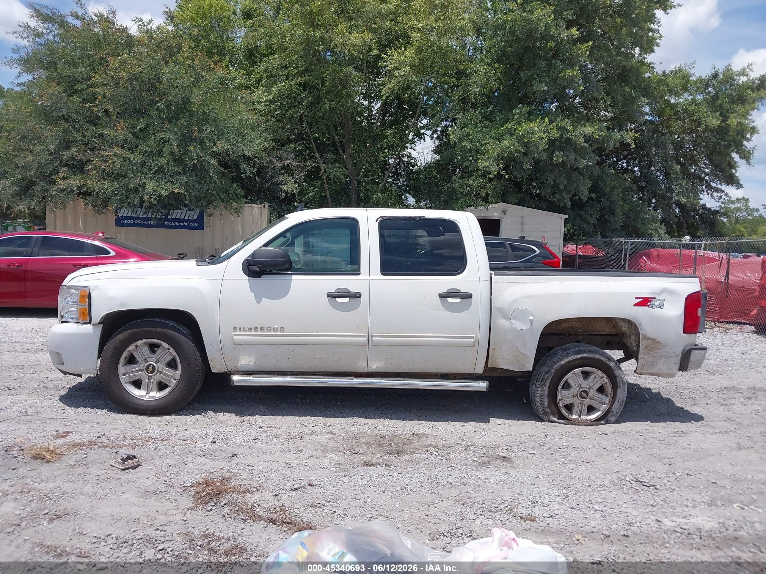 2011 Chevrolet Silverado 1500 Lt Белый vin: 3GCPKSE34BG218335
