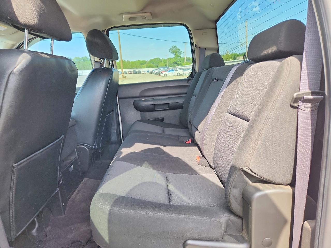 2011 Chevrolet Silverado K1500 Lt White vin: 3GCPKSE34BG238049
