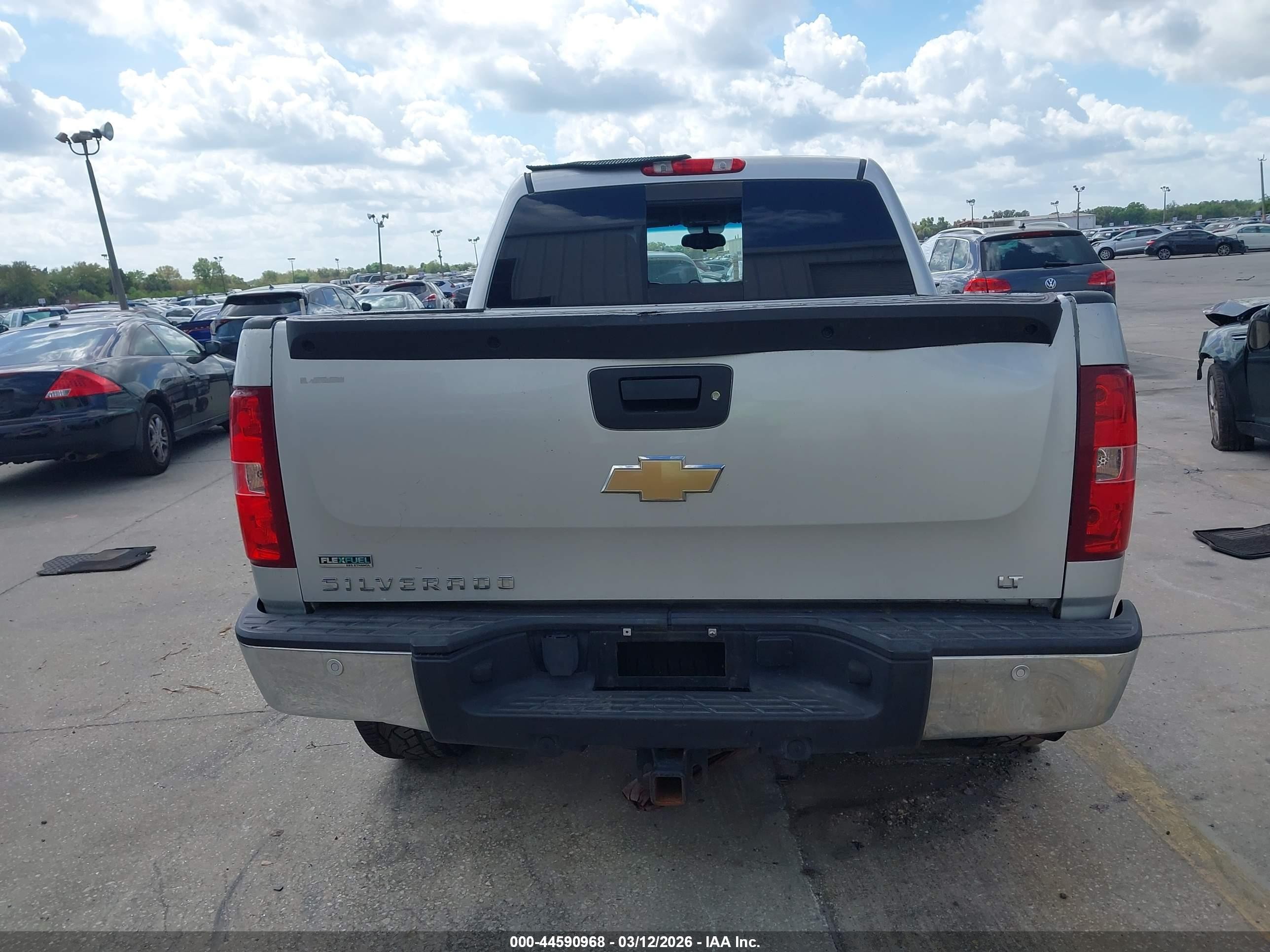 2011 Chevrolet Silverado 1500 Lt Белый vin: 3GCPKSE34BG251044
