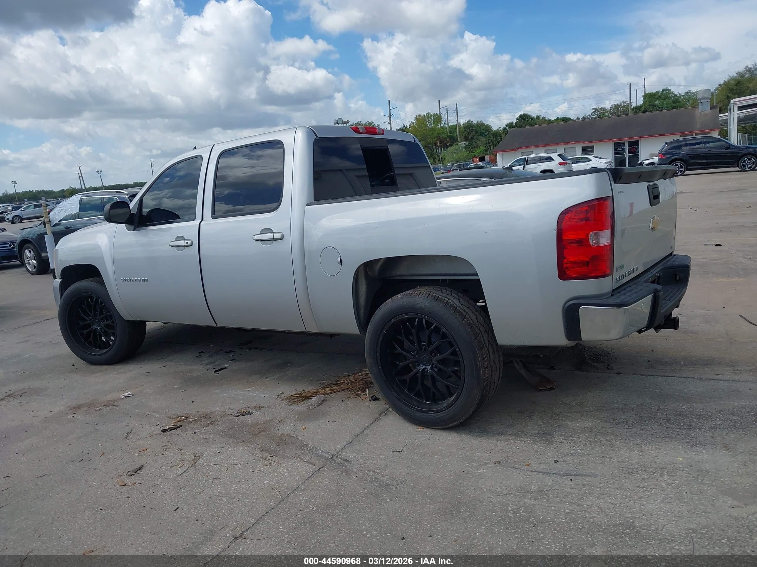 2011 Chevrolet Silverado 1500 Lt Белый vin: 3GCPKSE34BG251044