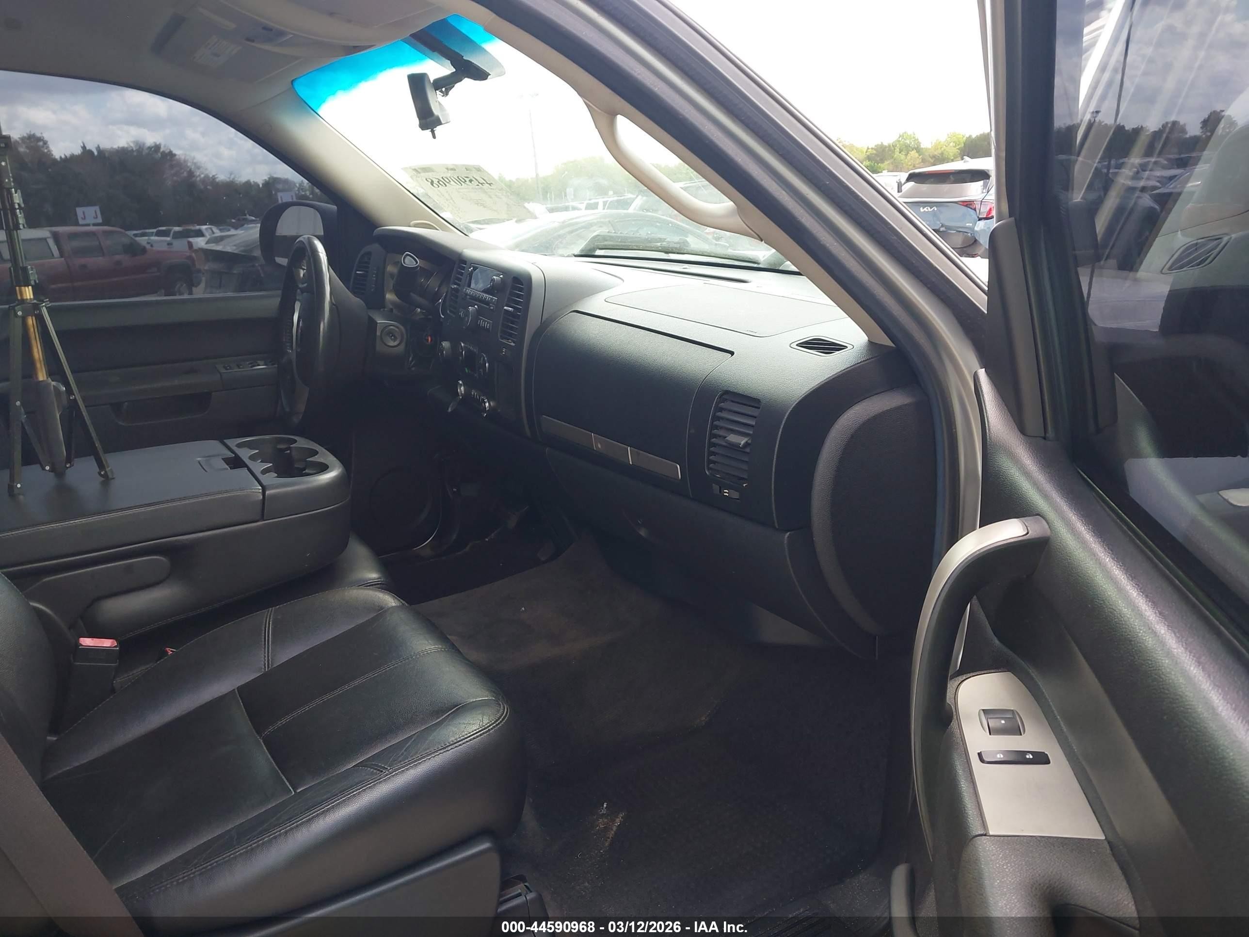 2011 Chevrolet Silverado 1500 Lt Белый vin: 3GCPKSE34BG251044