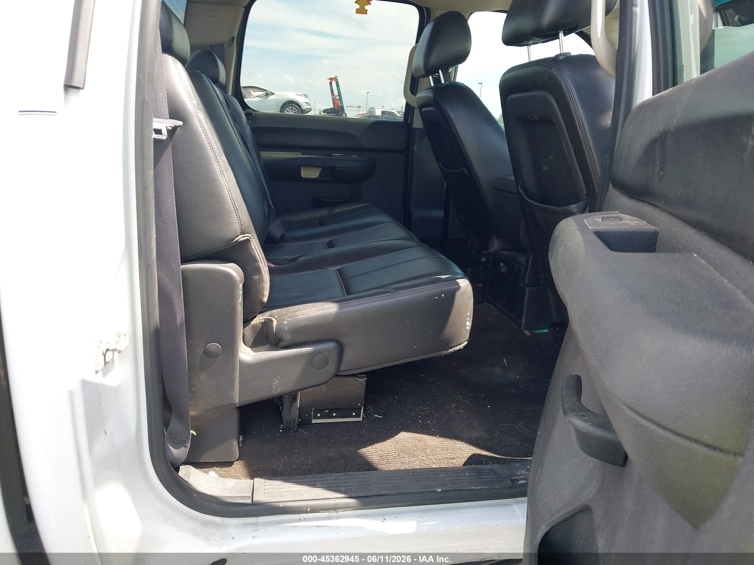 2011 Chevrolet Silverado 1500 Lt White vin: 3GCPKSE34BG331766