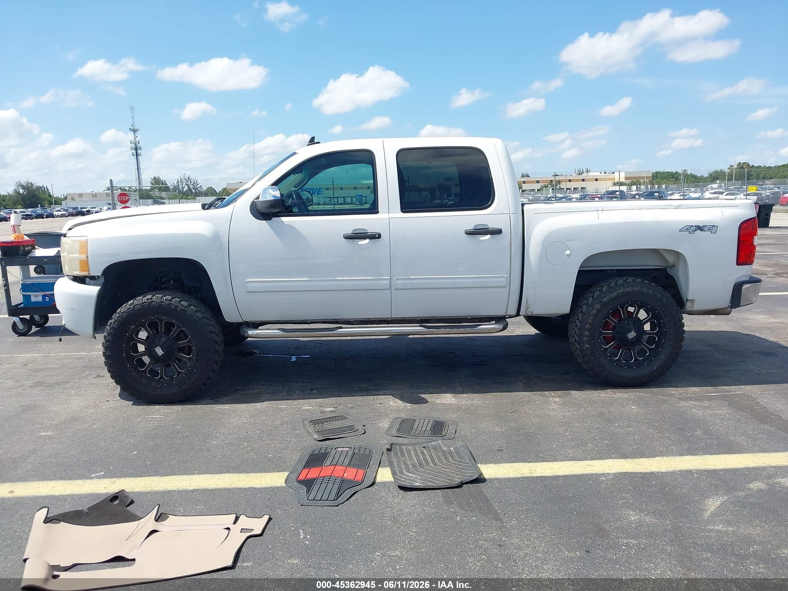 2011 Chevrolet Silverado 1500 Lt White vin: 3GCPKSE34BG331766