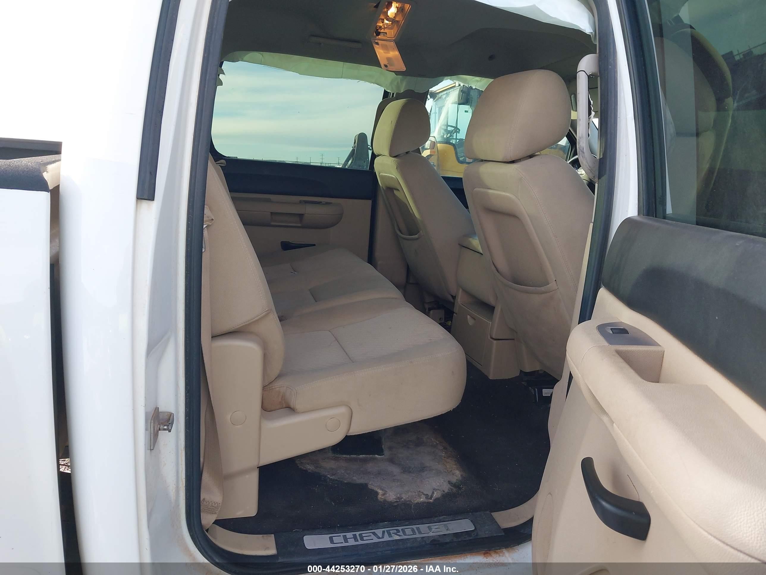 2011 Chevrolet Silverado 1500 Lt White vin: 3GCPKSE35BG241087