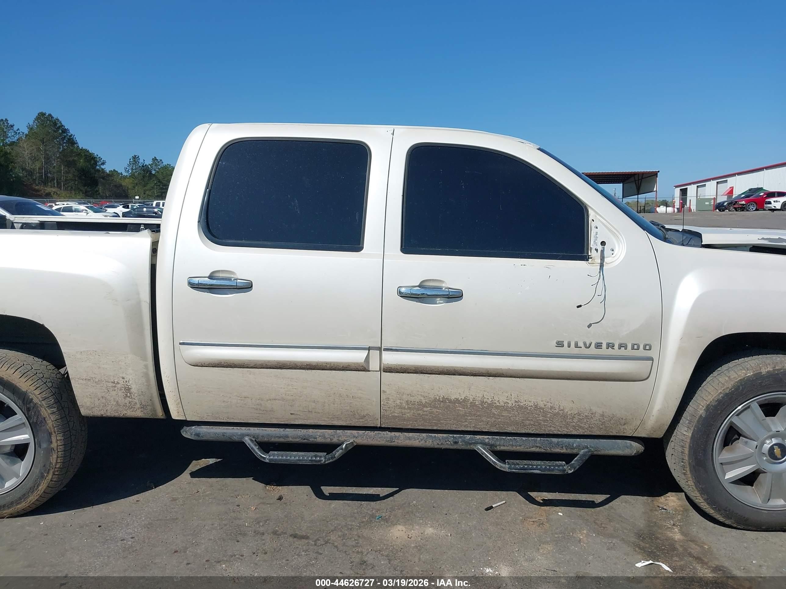 2011 Chevrolet Silverado 1500 Lt White vin: 3GCPKSE35BG379079