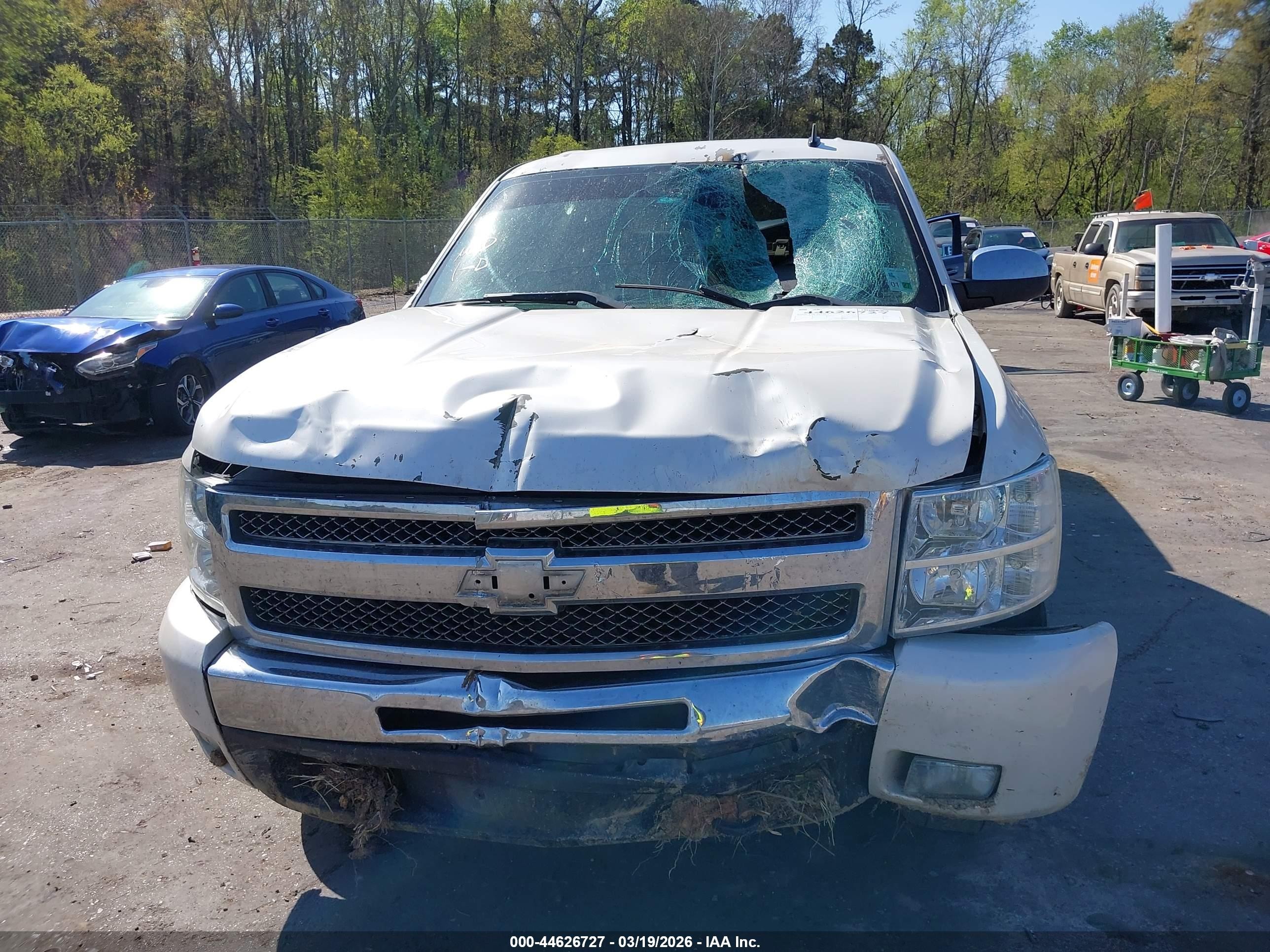 2011 Chevrolet Silverado 1500 Lt White vin: 3GCPKSE35BG379079