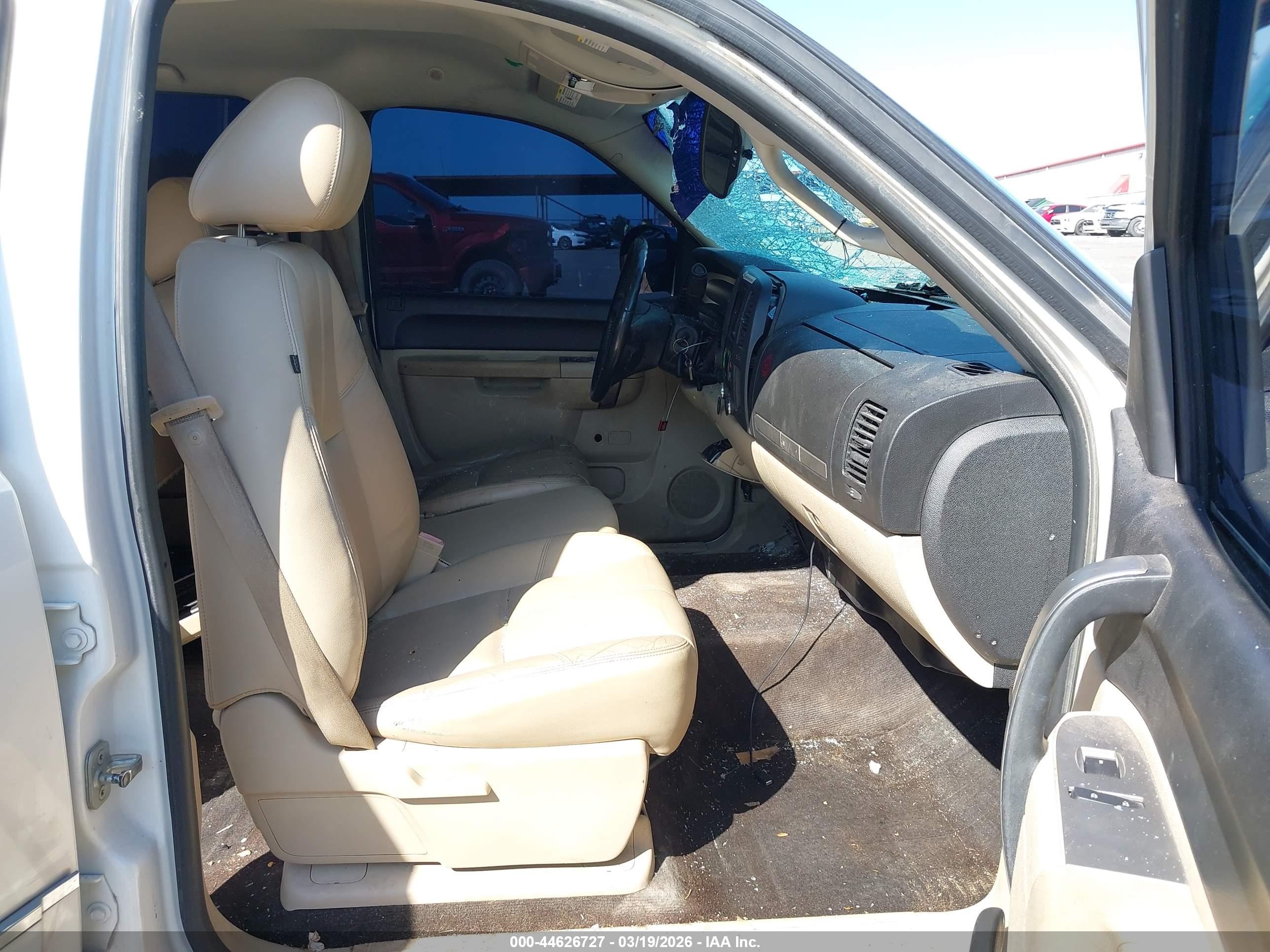 2011 Chevrolet Silverado 1500 Lt White vin: 3GCPKSE35BG379079
