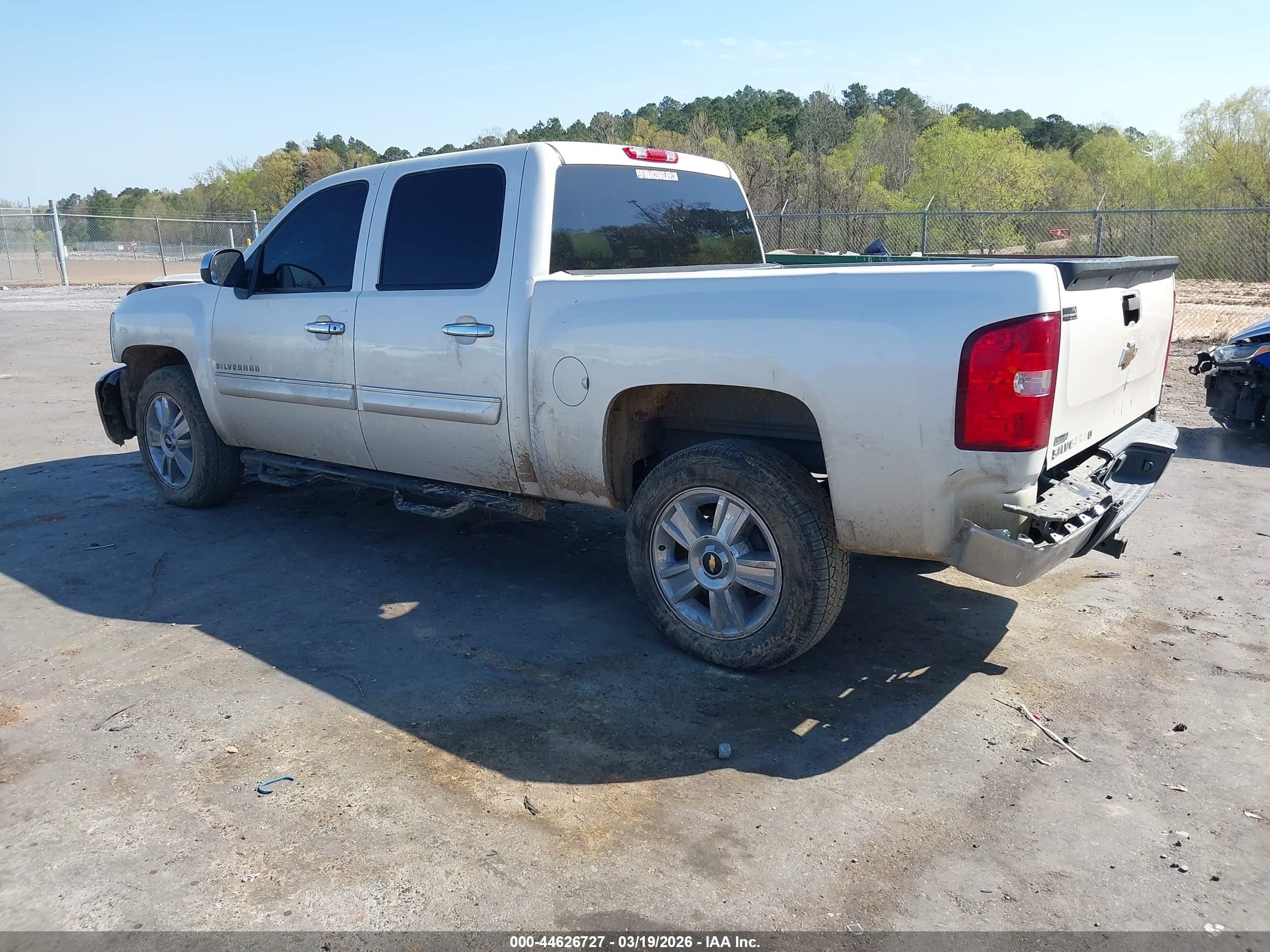 2011 Chevrolet Silverado 1500 Lt White vin: 3GCPKSE35BG379079