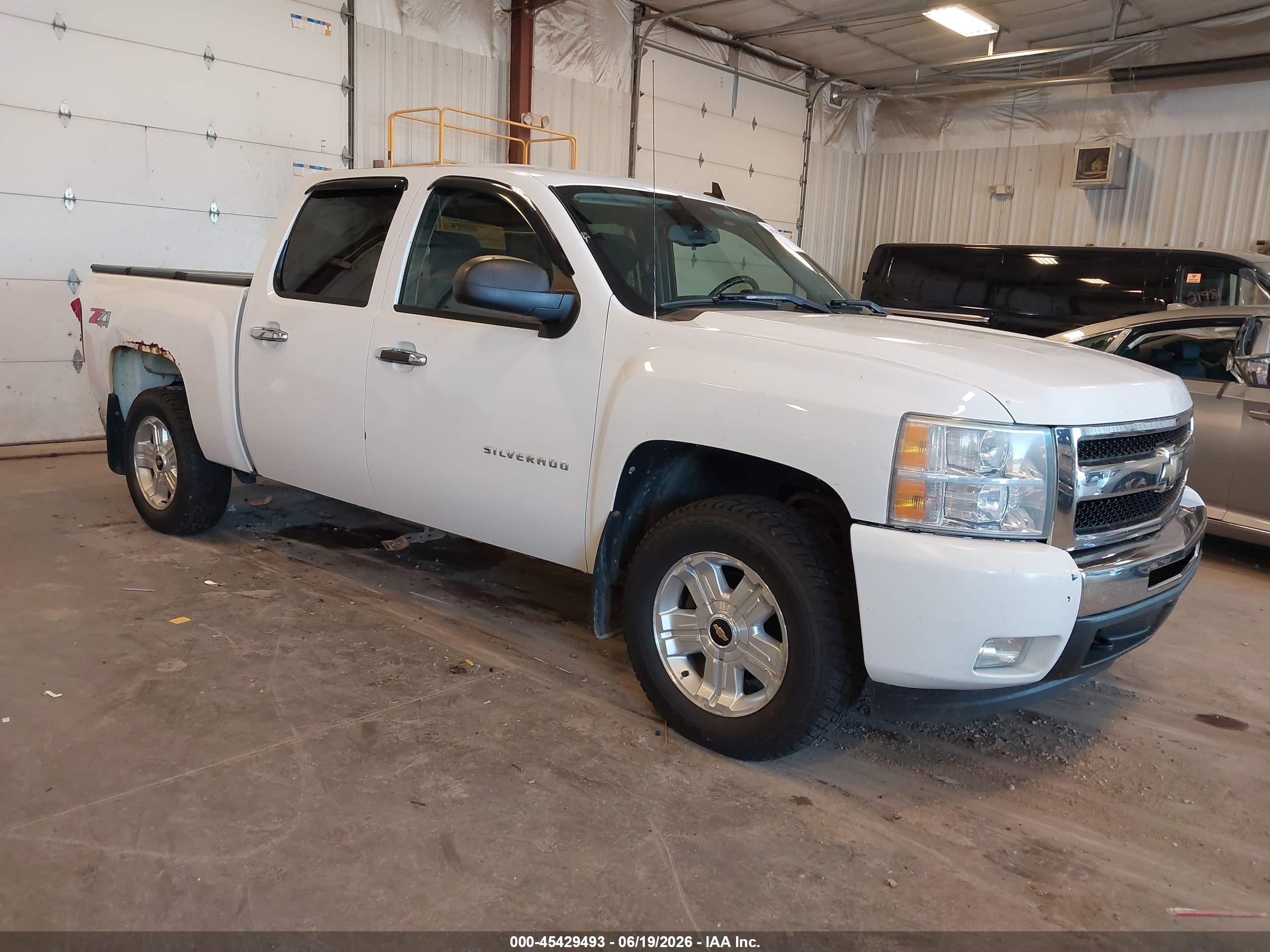 2011 Chevrolet Silverado 1500 Lt Белый vin: 3GCPKSE36BG278178