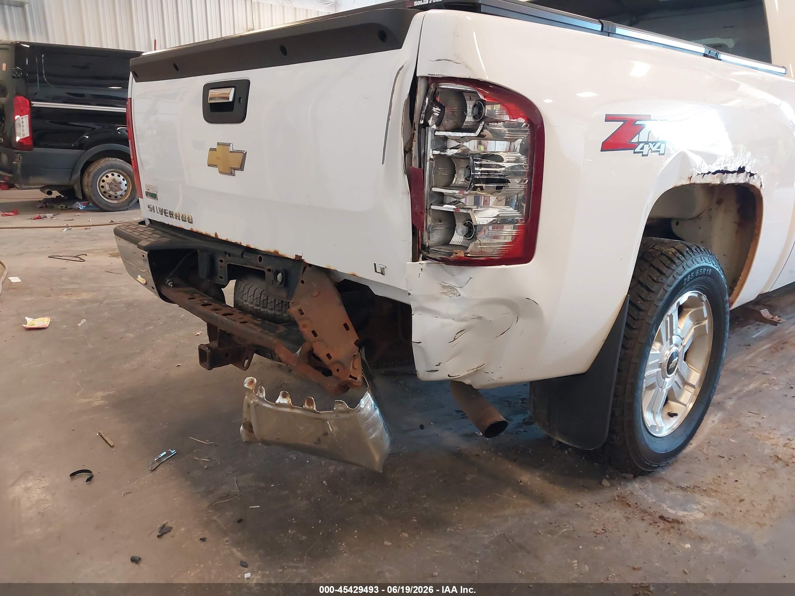 2011 Chevrolet Silverado 1500 Lt Белый vin: 3GCPKSE36BG278178
