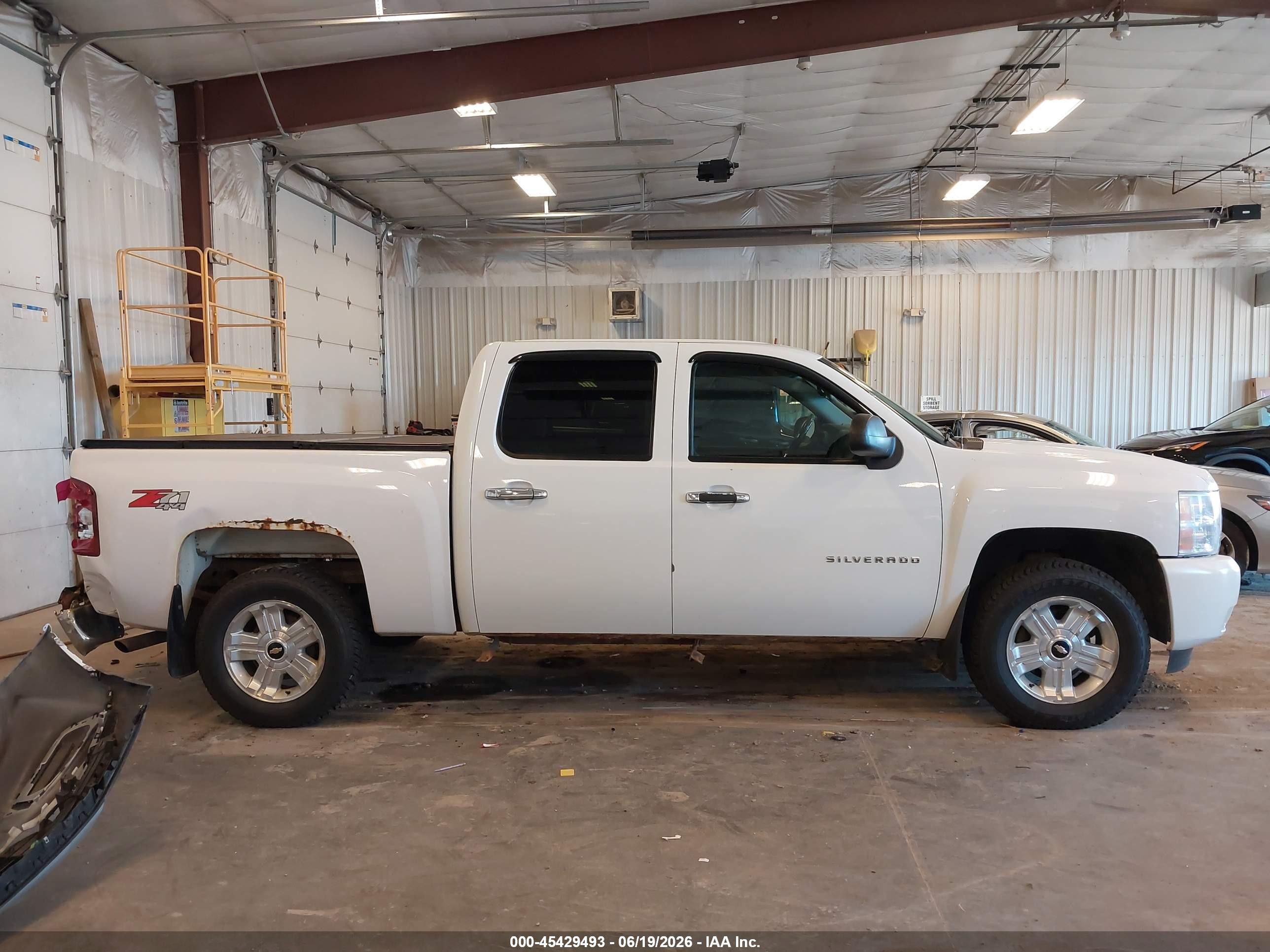 2011 Chevrolet Silverado 1500 Lt Белый vin: 3GCPKSE36BG278178