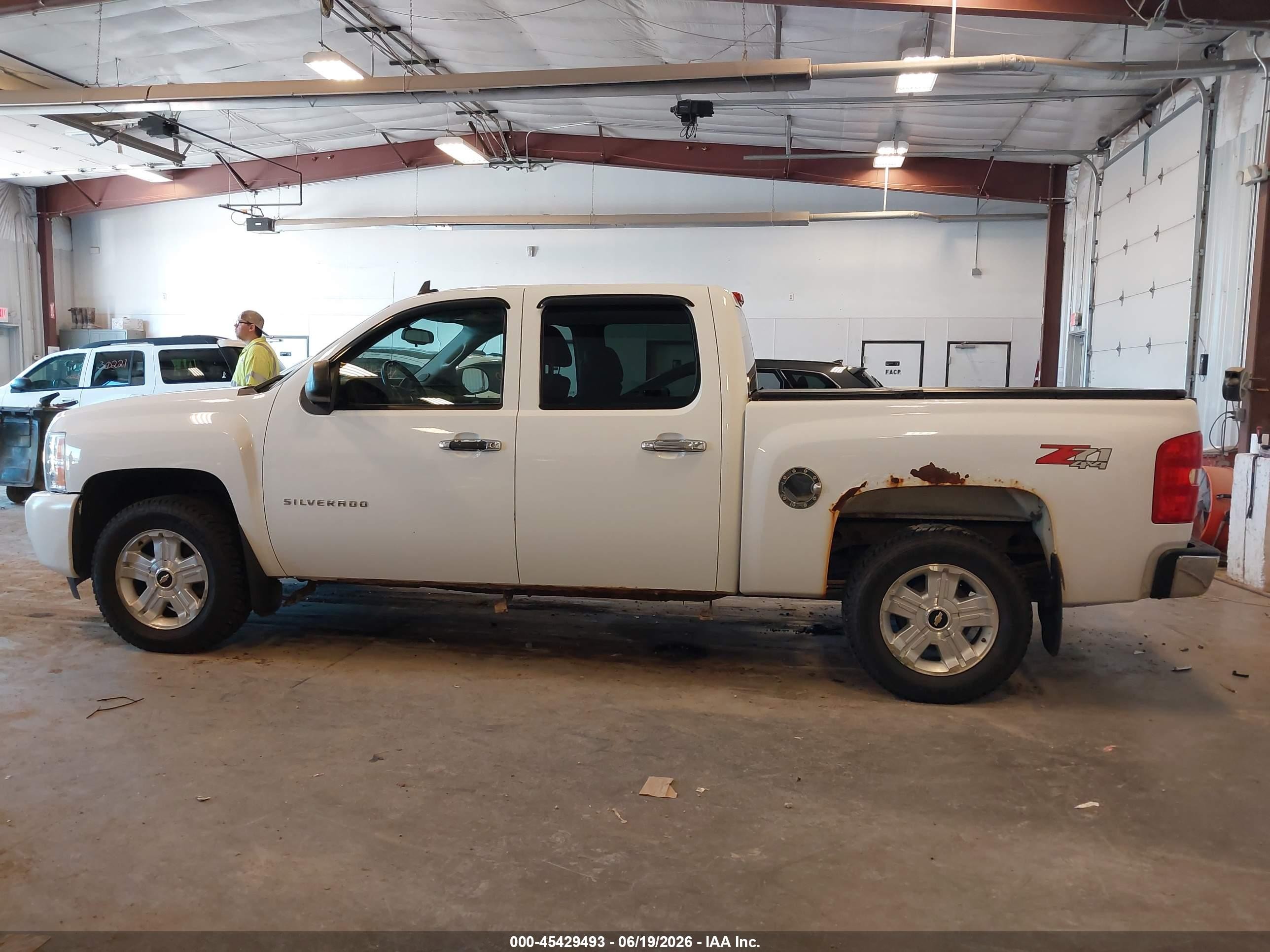 2011 Chevrolet Silverado 1500 Lt Белый vin: 3GCPKSE36BG278178