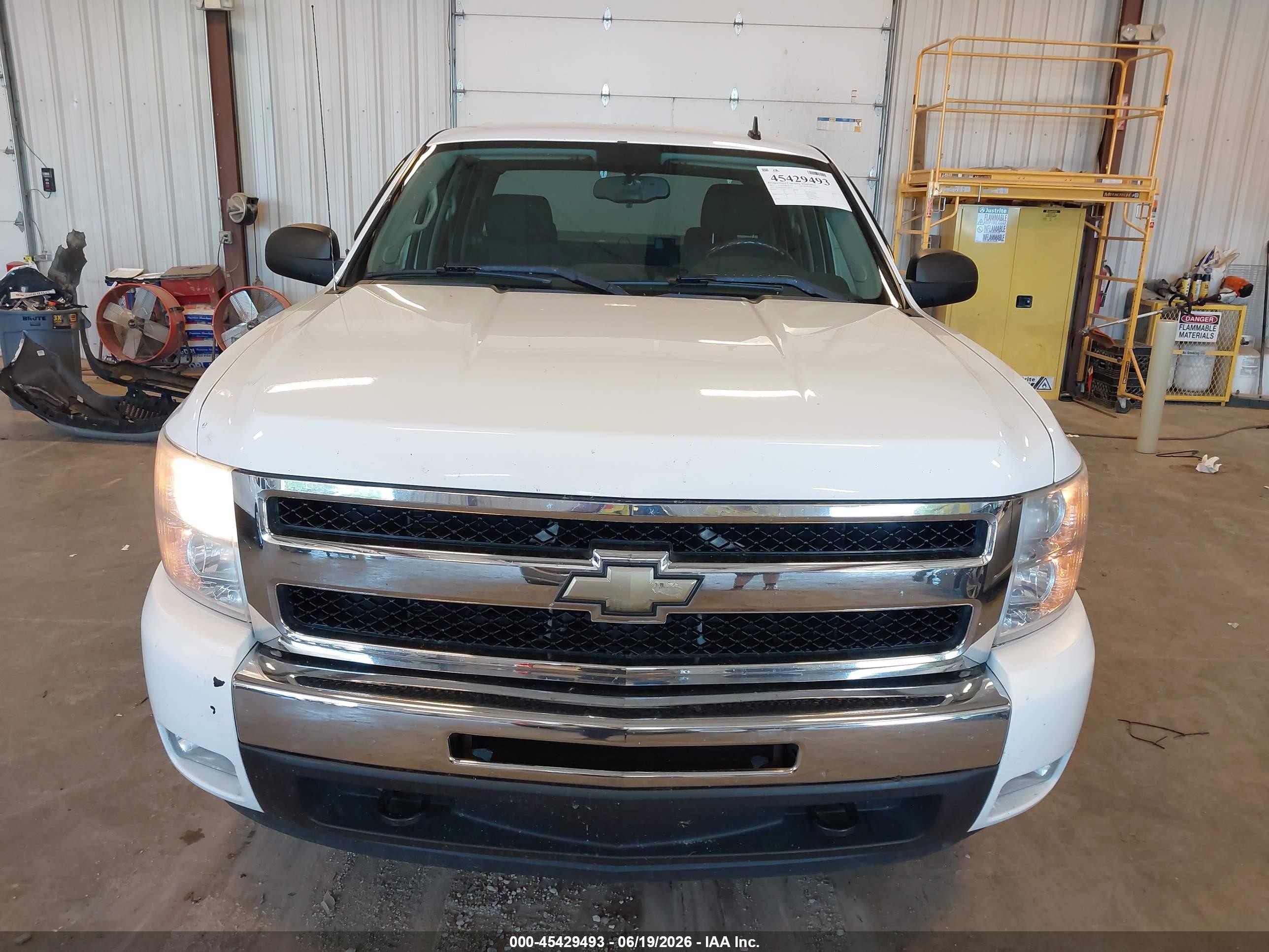2011 Chevrolet Silverado 1500 Lt Белый vin: 3GCPKSE36BG278178