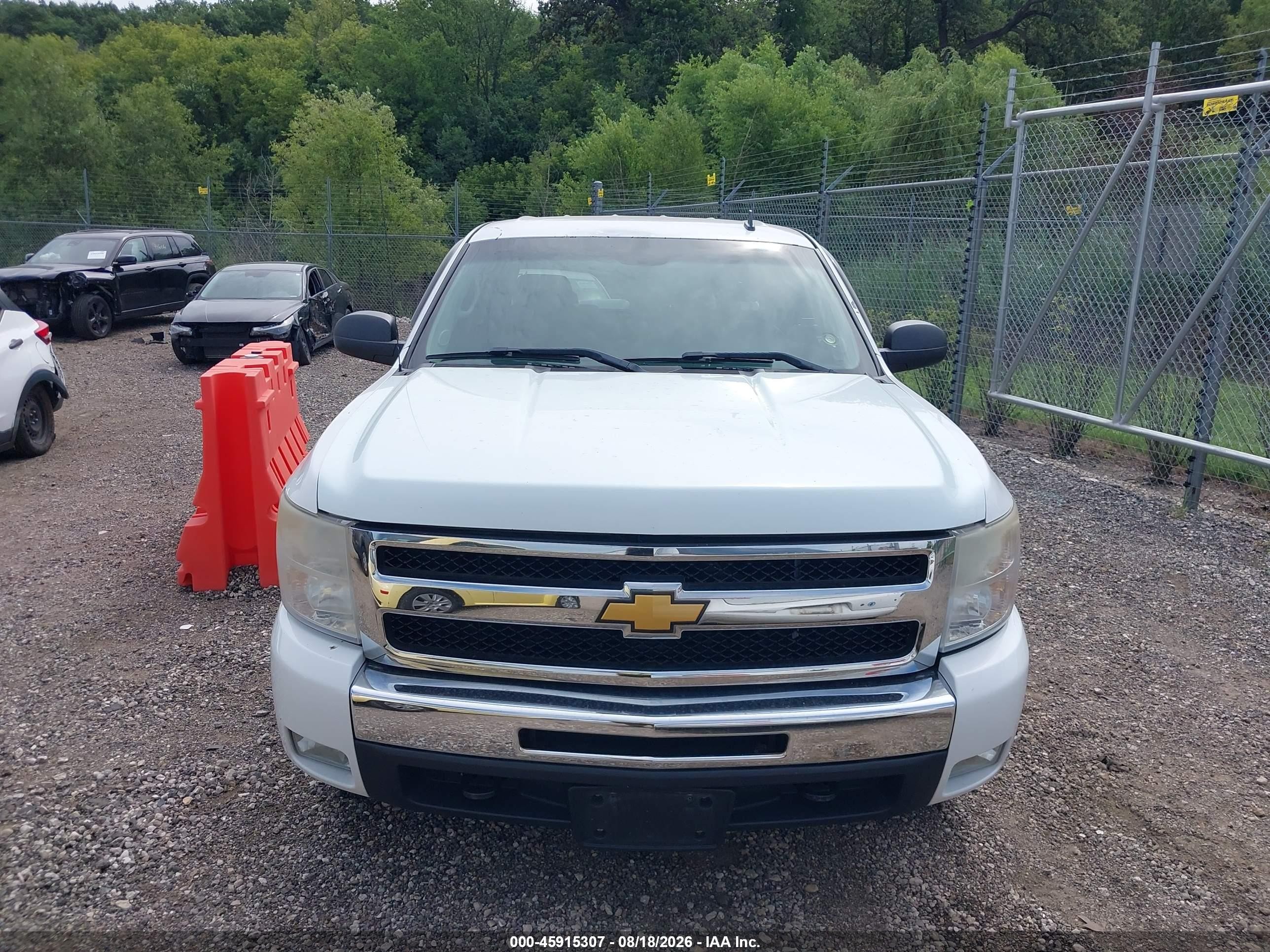 2011 Chevrolet Silverado 1500 Lt Белый vin: 3GCPKSE36BG370911