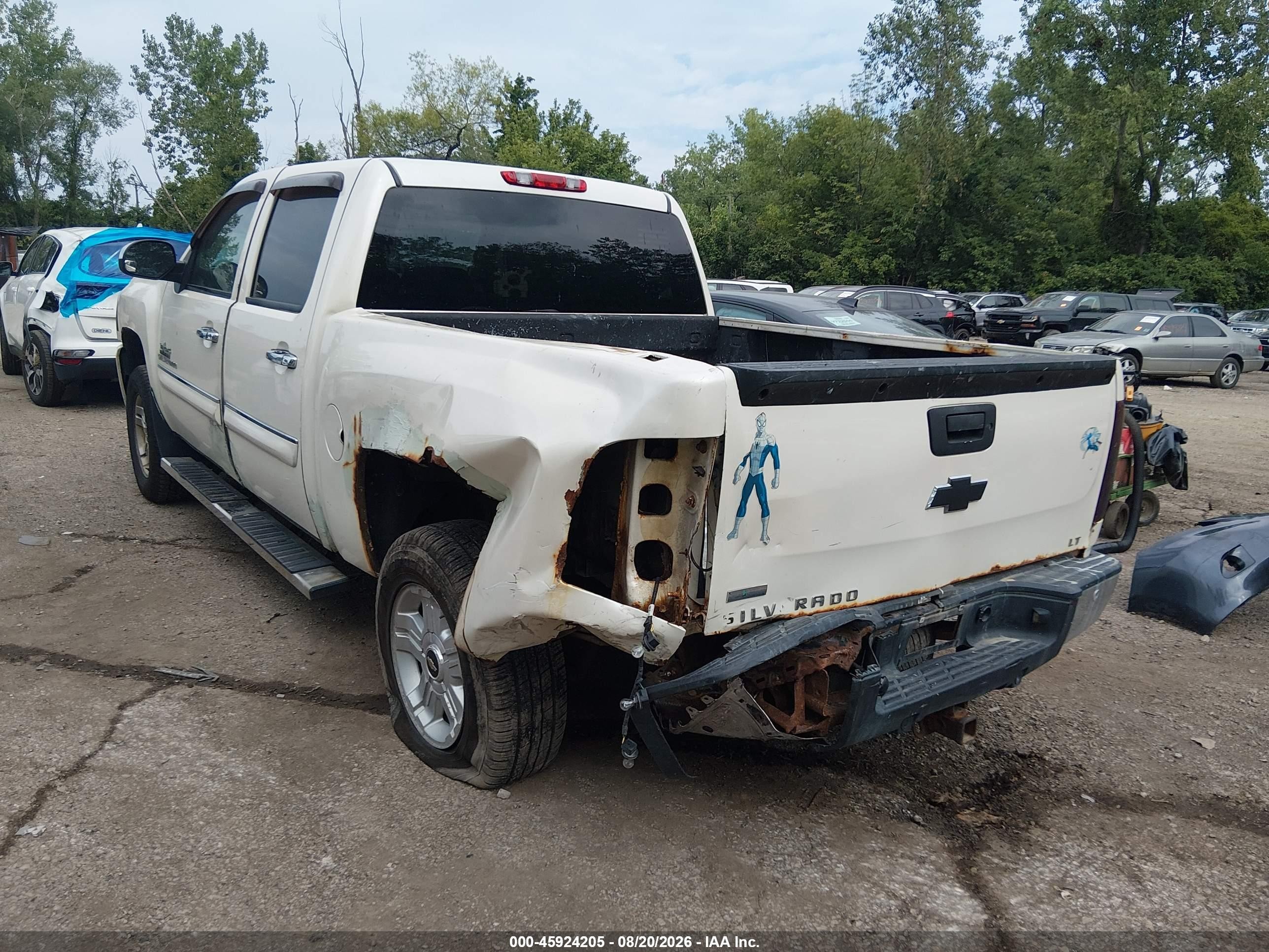 2011 Chevrolet Silverado K1500 Lt White vin: 3GCPKSE36BG393489