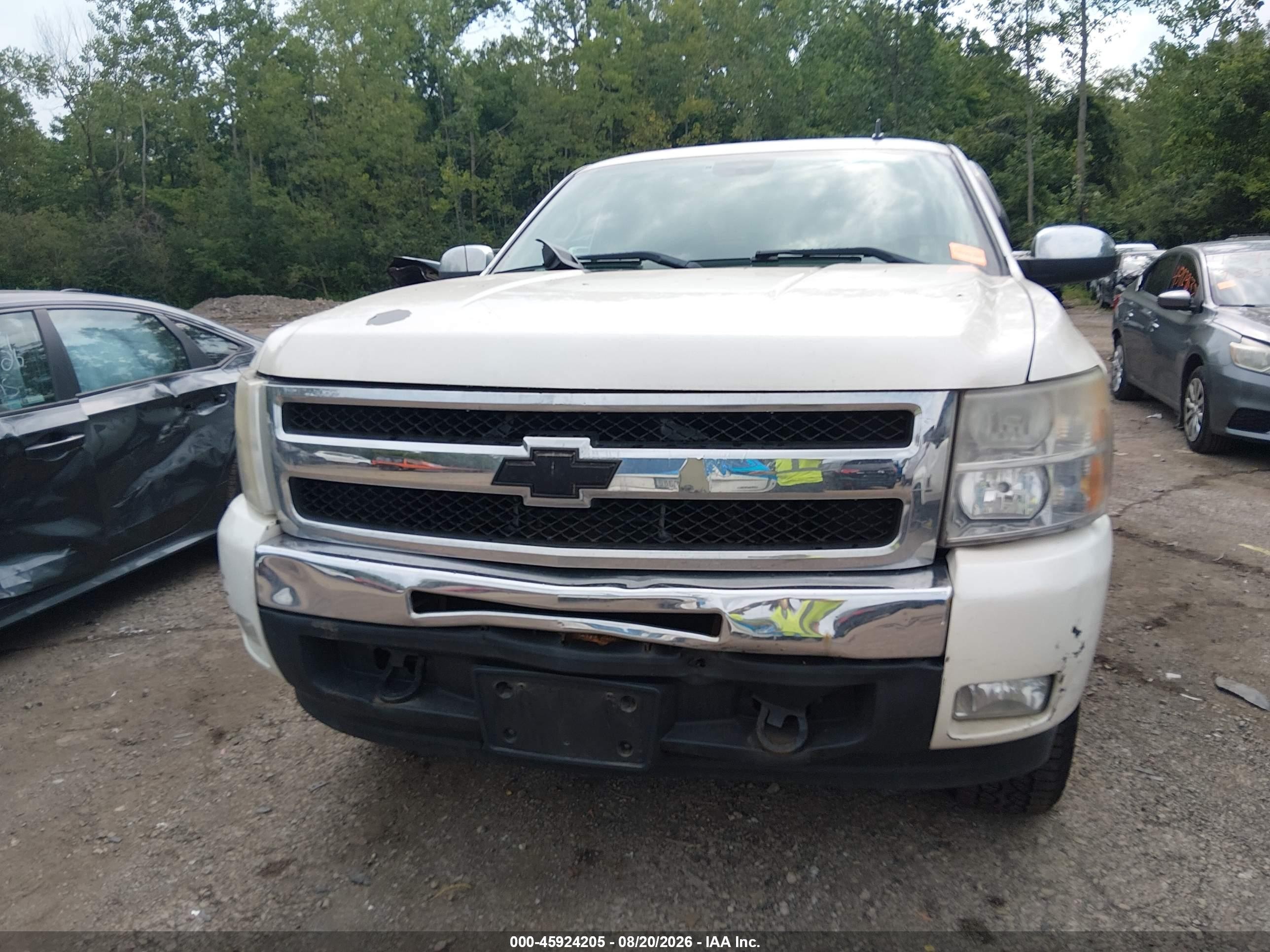 2011 Chevrolet Silverado K1500 Lt White vin: 3GCPKSE36BG393489