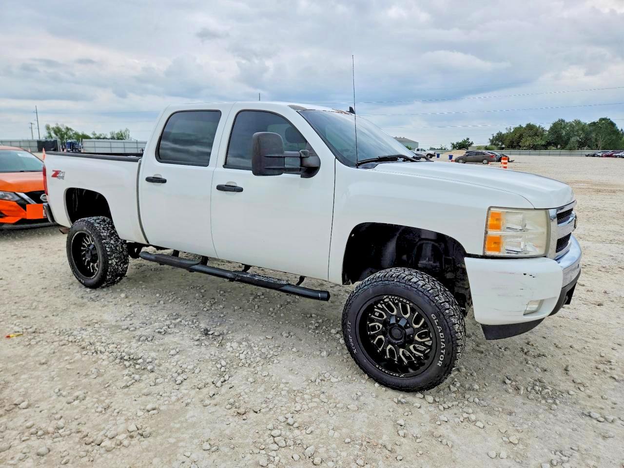 2011 Chevrolet Silverado K1500 Lt White vin: 3GCPKSE37BG308353