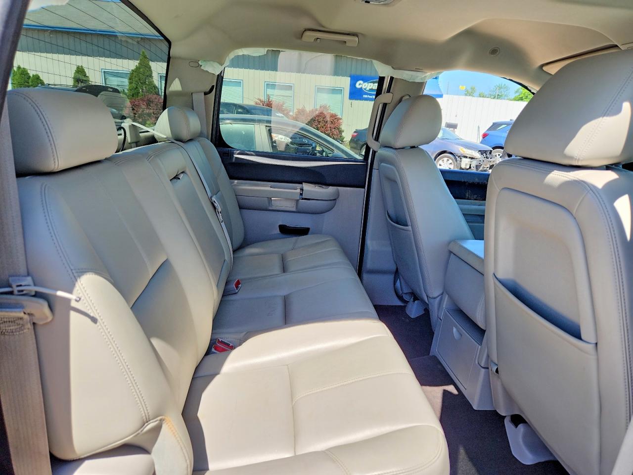 2011 Chevrolet Silverado K1500 Lt White vin: 3GCPKSE37BG321944