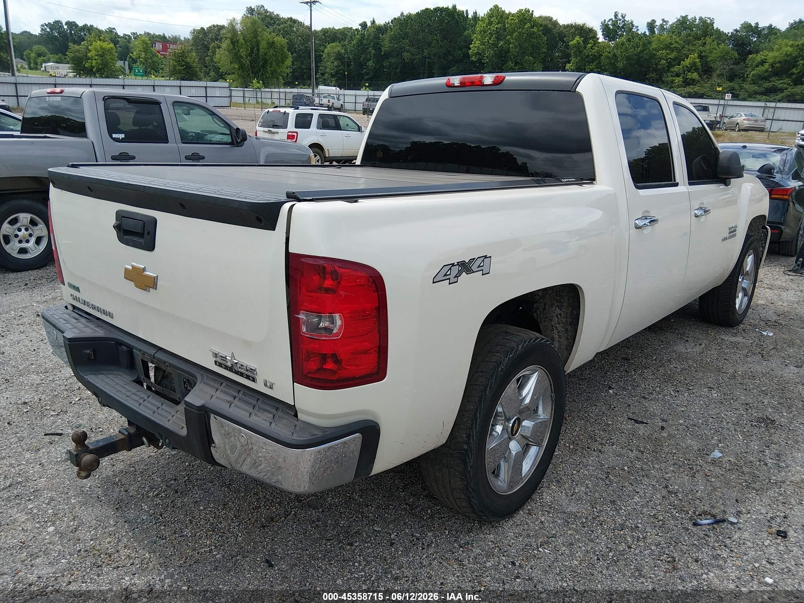 2011 Chevrolet Silverado 1500 Lt White vin: 3GCPKSE37BG402183