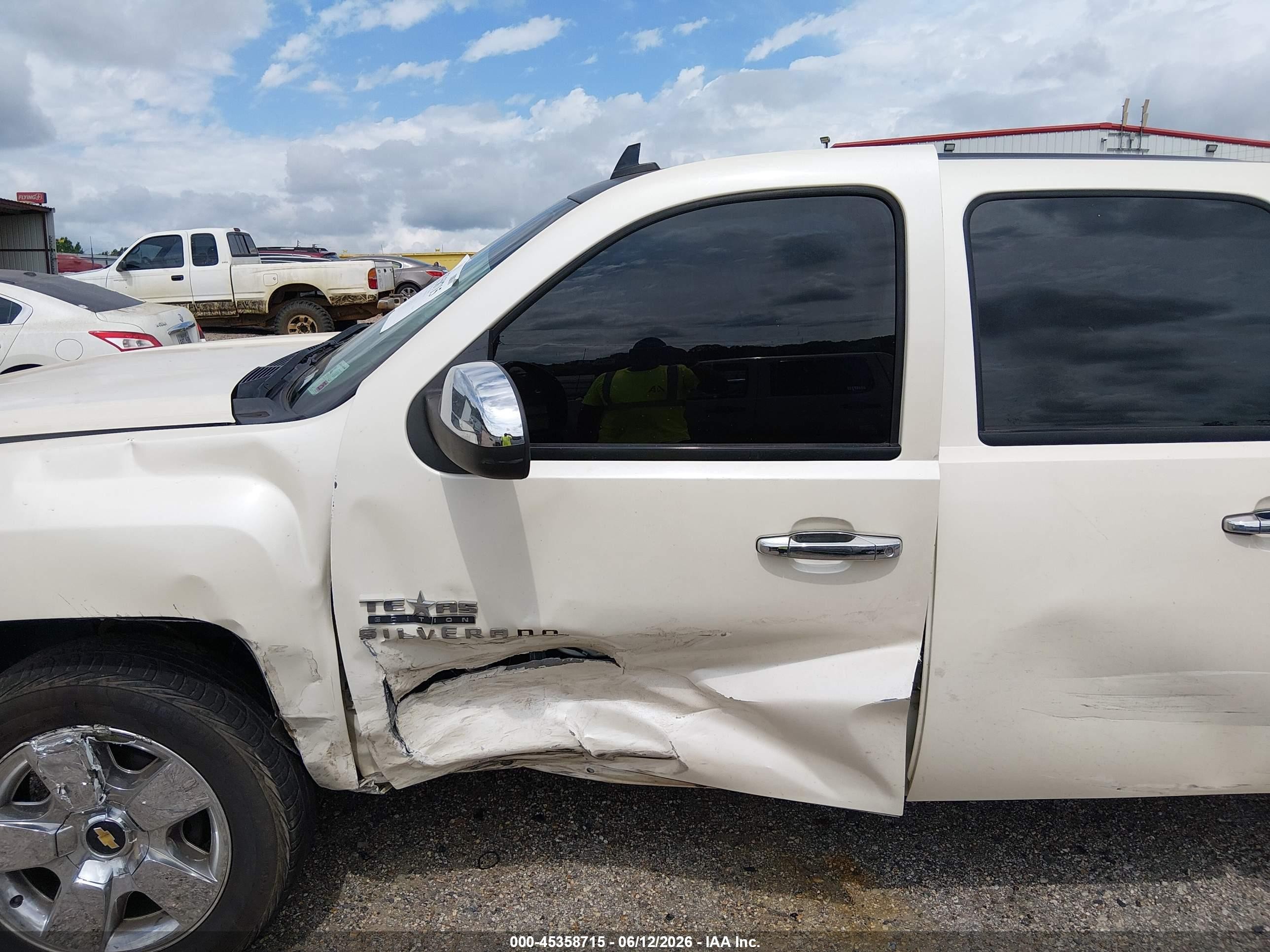 2011 Chevrolet Silverado 1500 Lt White vin: 3GCPKSE37BG402183