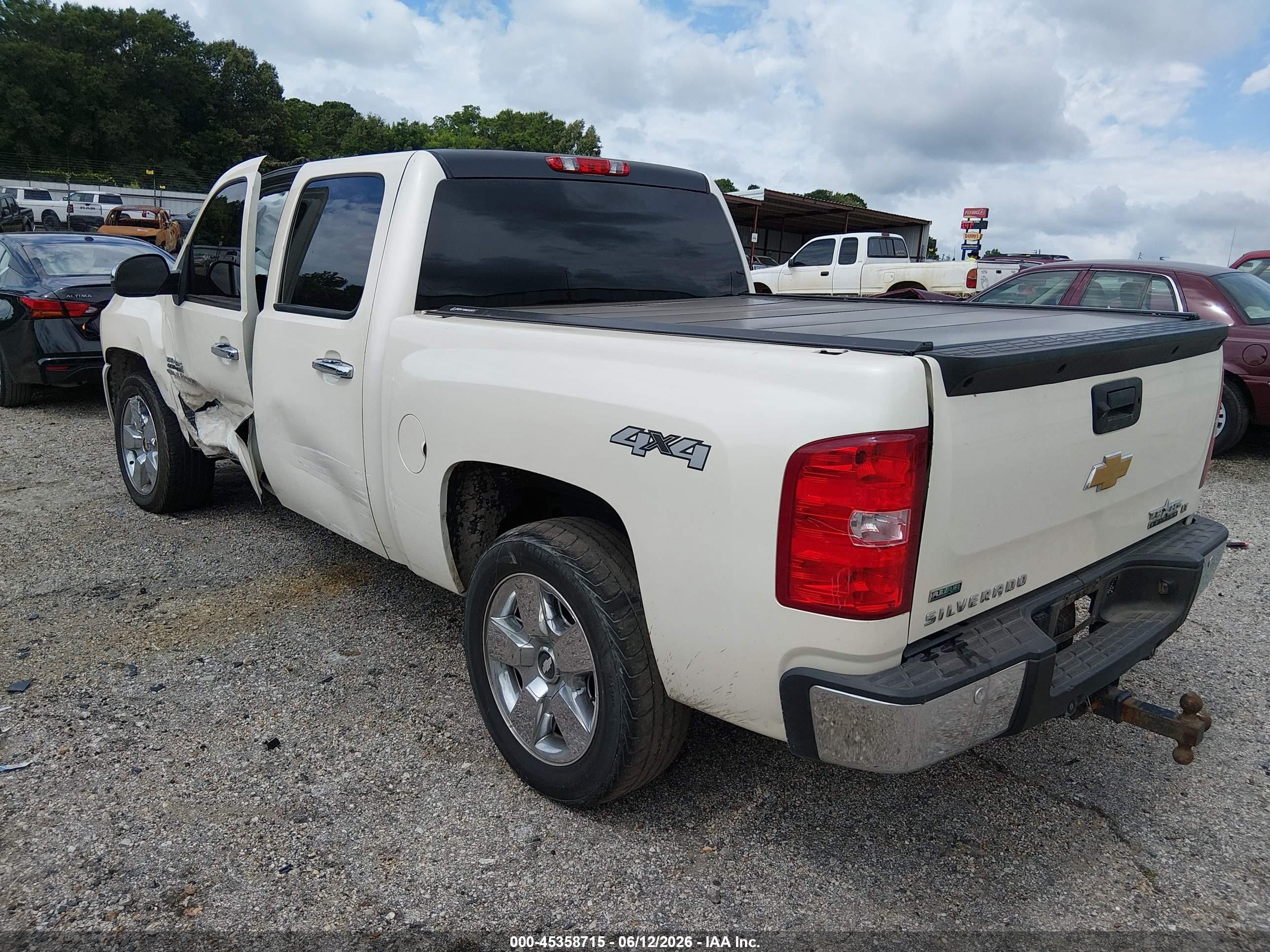2011 Chevrolet Silverado 1500 Lt White vin: 3GCPKSE37BG402183