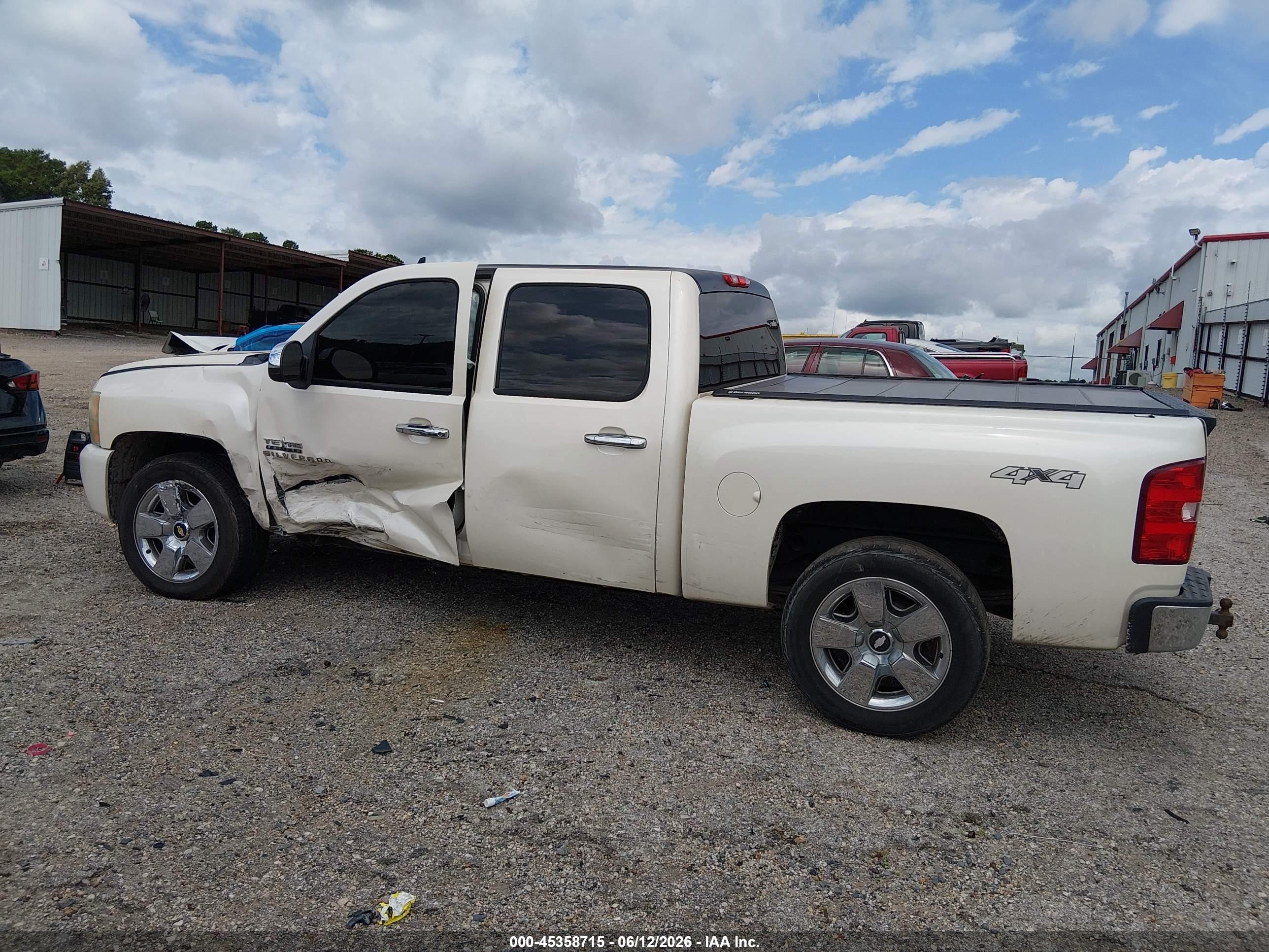 2011 Chevrolet Silverado 1500 Lt White vin: 3GCPKSE37BG402183