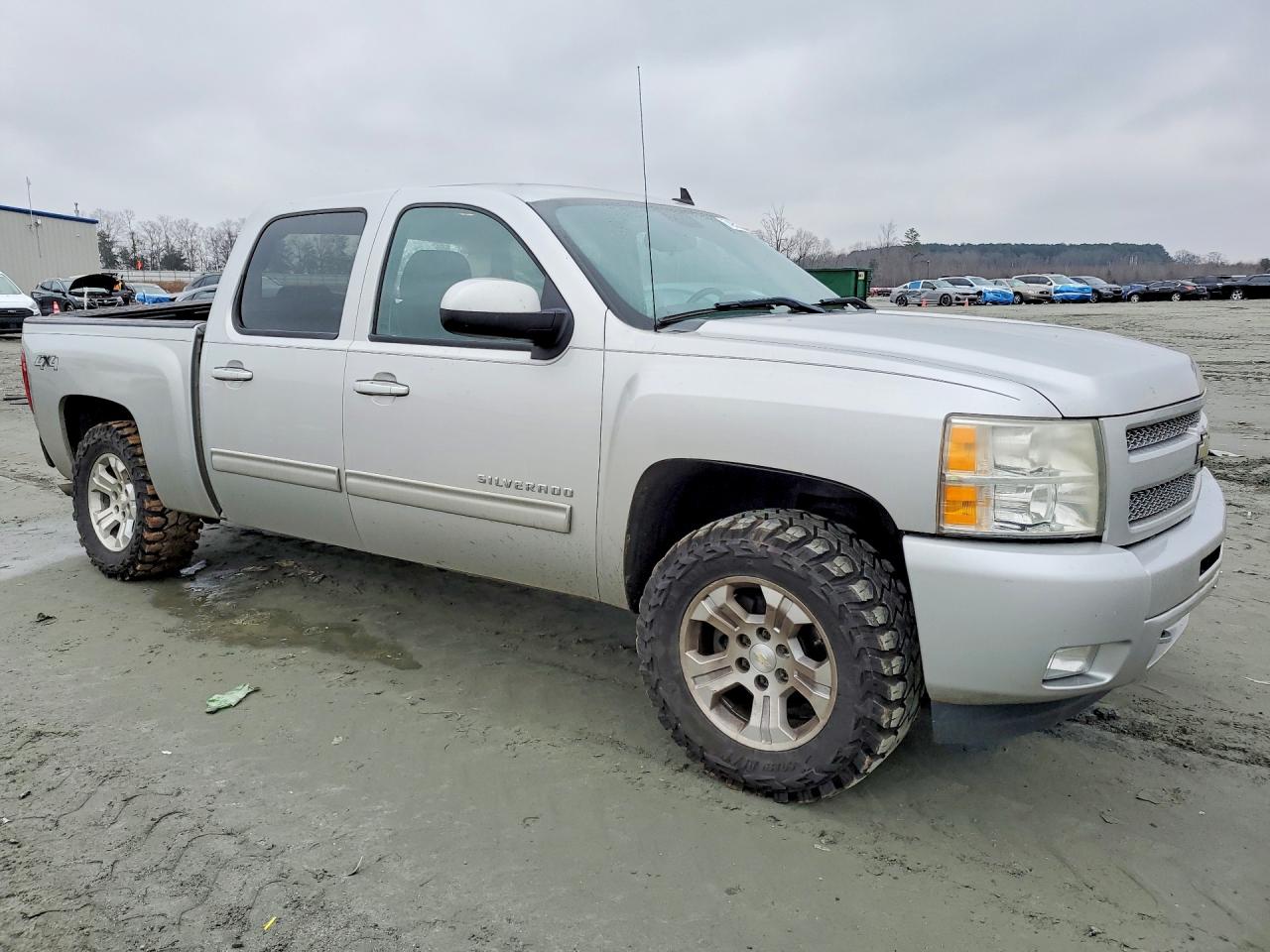 2011 Chevrolet Silverado K1500 Lt Silver vin: 3GCPKSE38BG138634