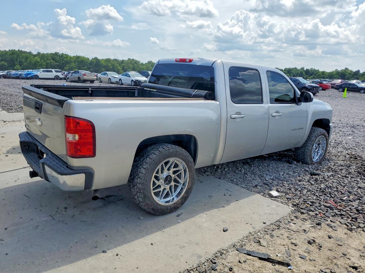 2011 Chevrolet Silverado K1500 Lt Silver vin: 3GCPKSE39BG126430