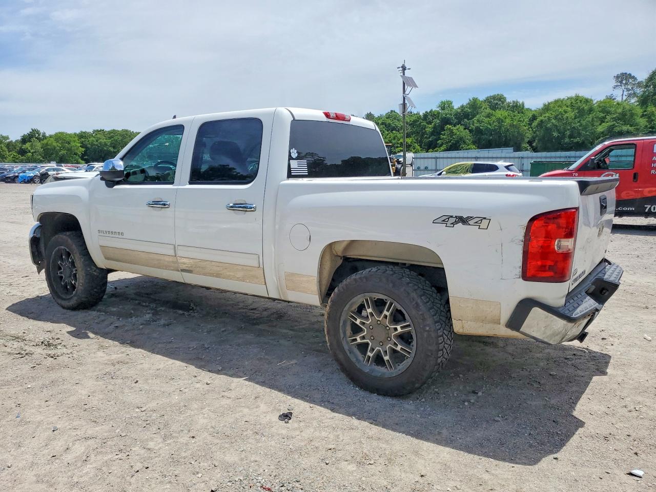 2011 Chevrolet Silverado K1500 Lt White vin: 3GCPKSE39BG151098