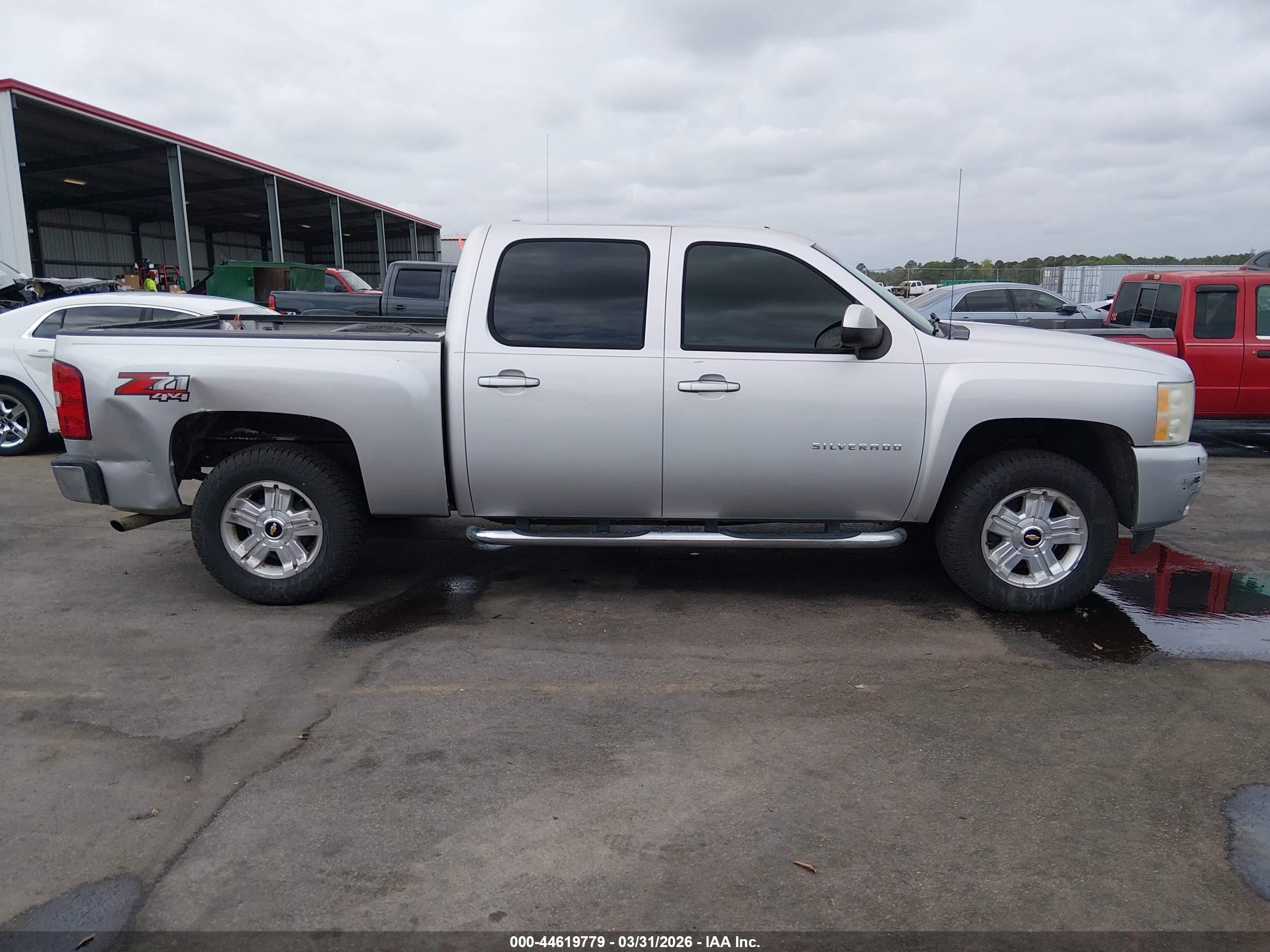 2011 Chevrolet Silverado 1500 Lt Серебряный vin: 3GCPKSE39BG173487