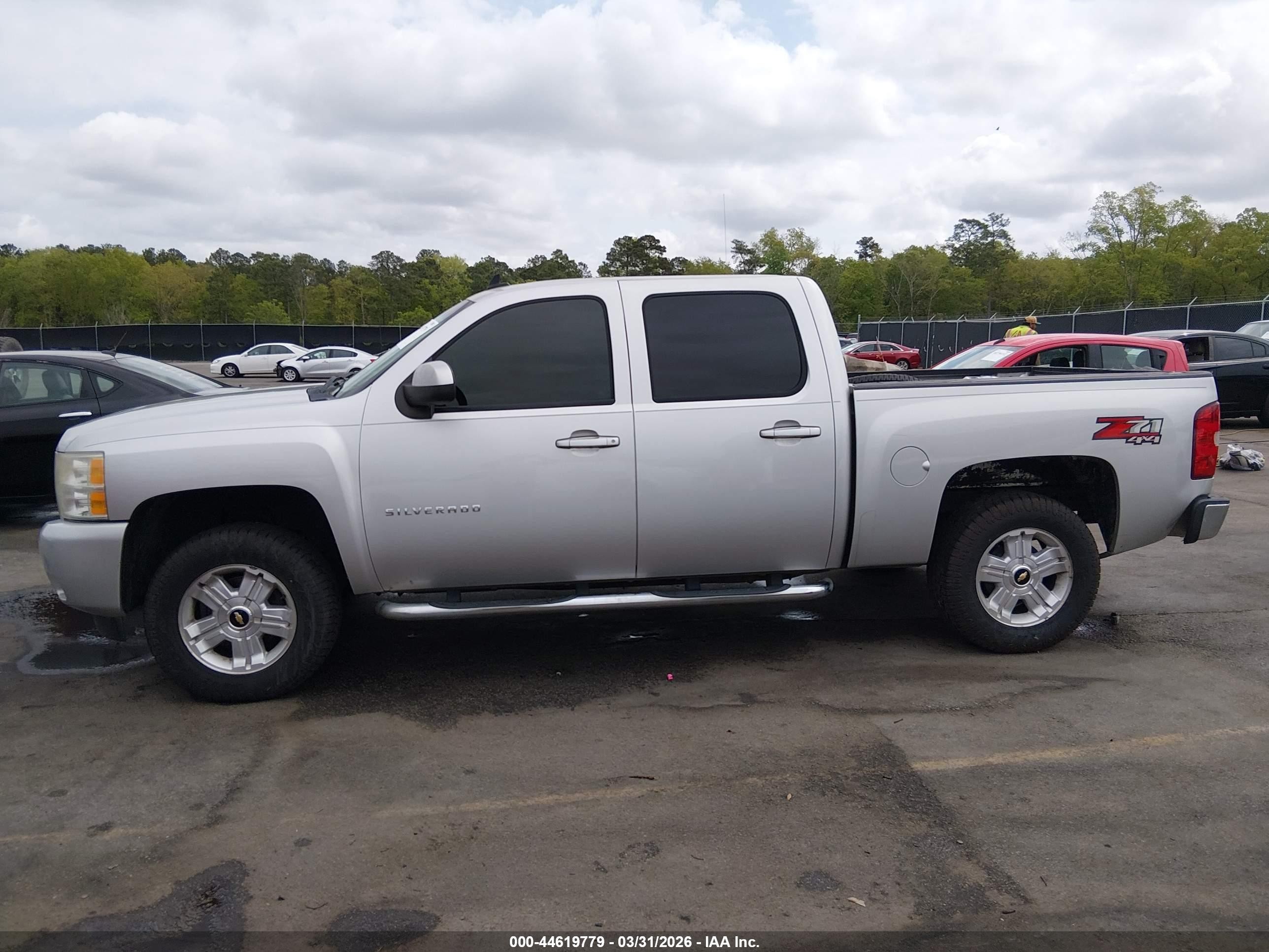 2011 Chevrolet Silverado 1500 Lt Серебряный vin: 3GCPKSE39BG173487