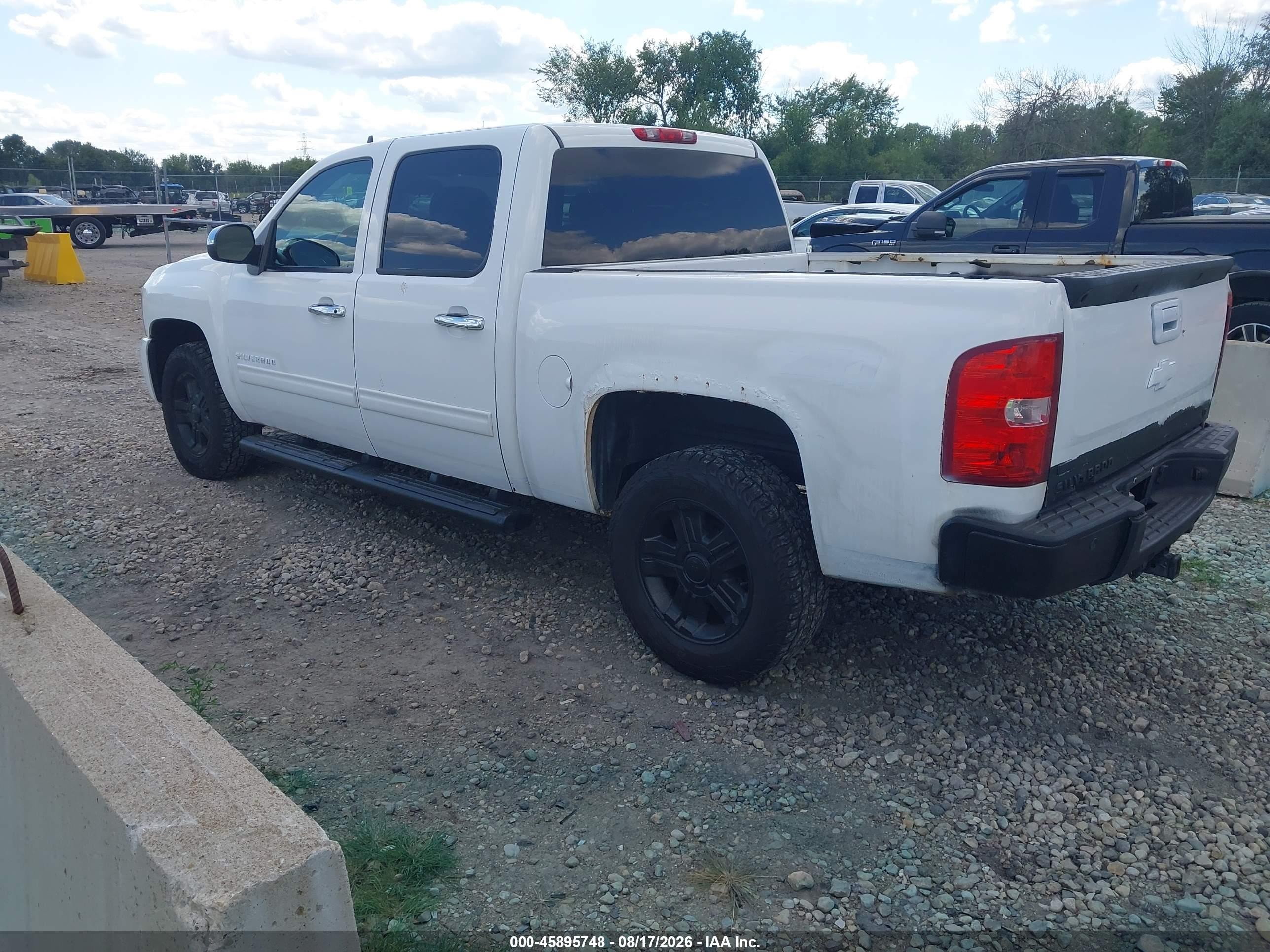 2011 Chevrolet Silverado 1500 Lt Белый vin: 3GCPKSE3XBG244373