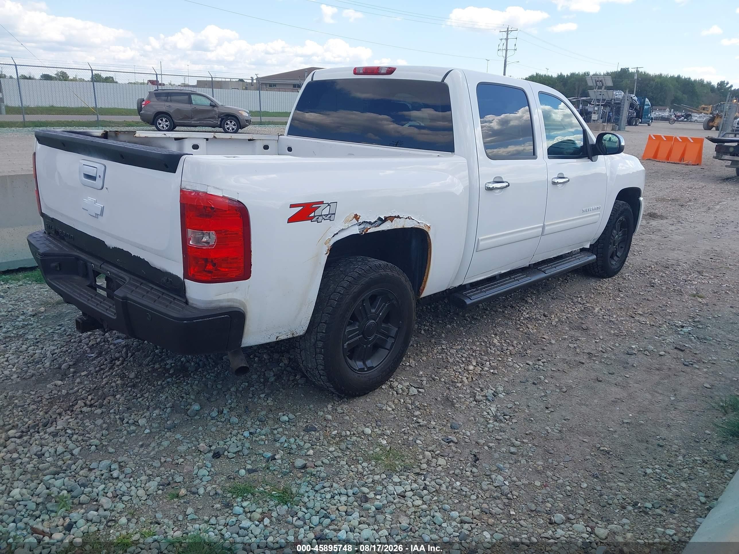 2011 Chevrolet Silverado 1500 Lt Белый vin: 3GCPKSE3XBG244373