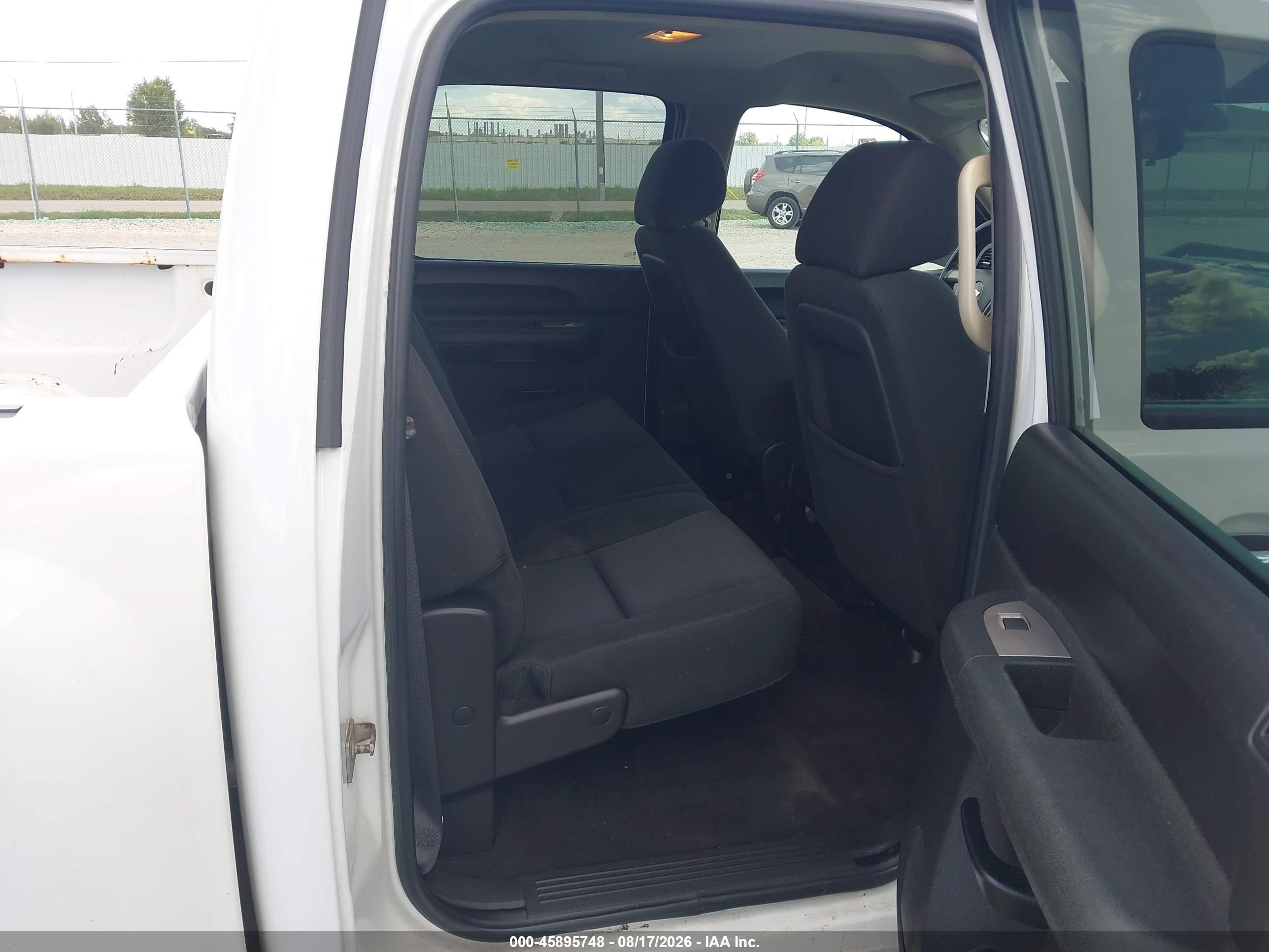 2011 Chevrolet Silverado 1500 Lt Белый vin: 3GCPKSE3XBG244373