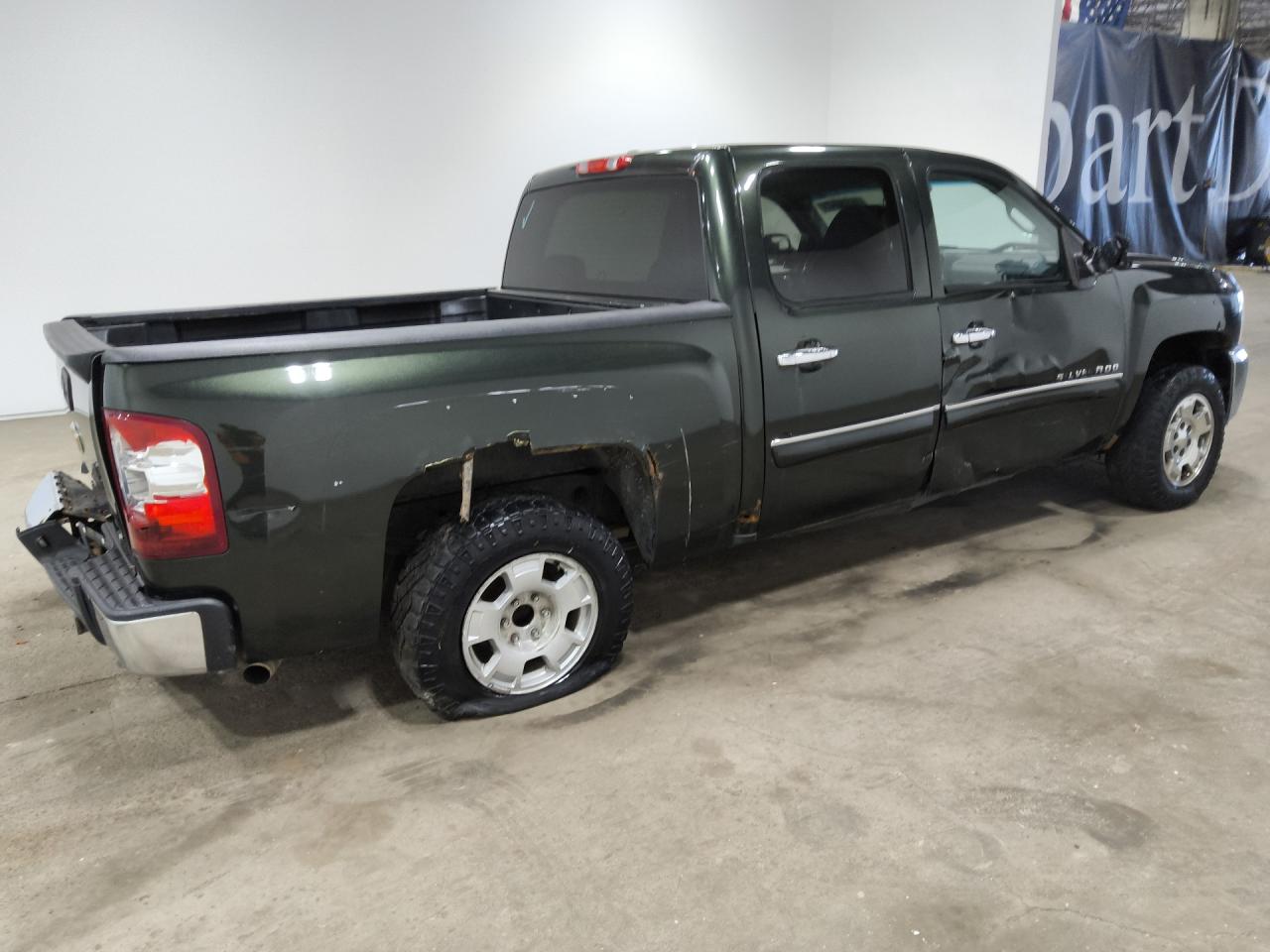 2013 Chevrolet Silverado K1500 Lt Green vin: 3GCPKSE71DG215060 Damage: Right Tail Light, Broken, Replacement Required