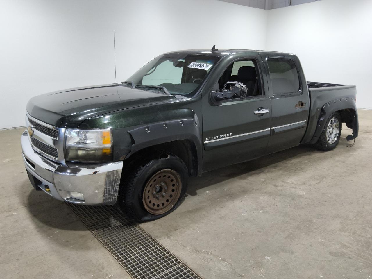 2013 Chevrolet Silverado K1500 Lt Green vin: 3GCPKSE71DG215060 Damage: Left Front Wheel, Mismatched, Replacement Required