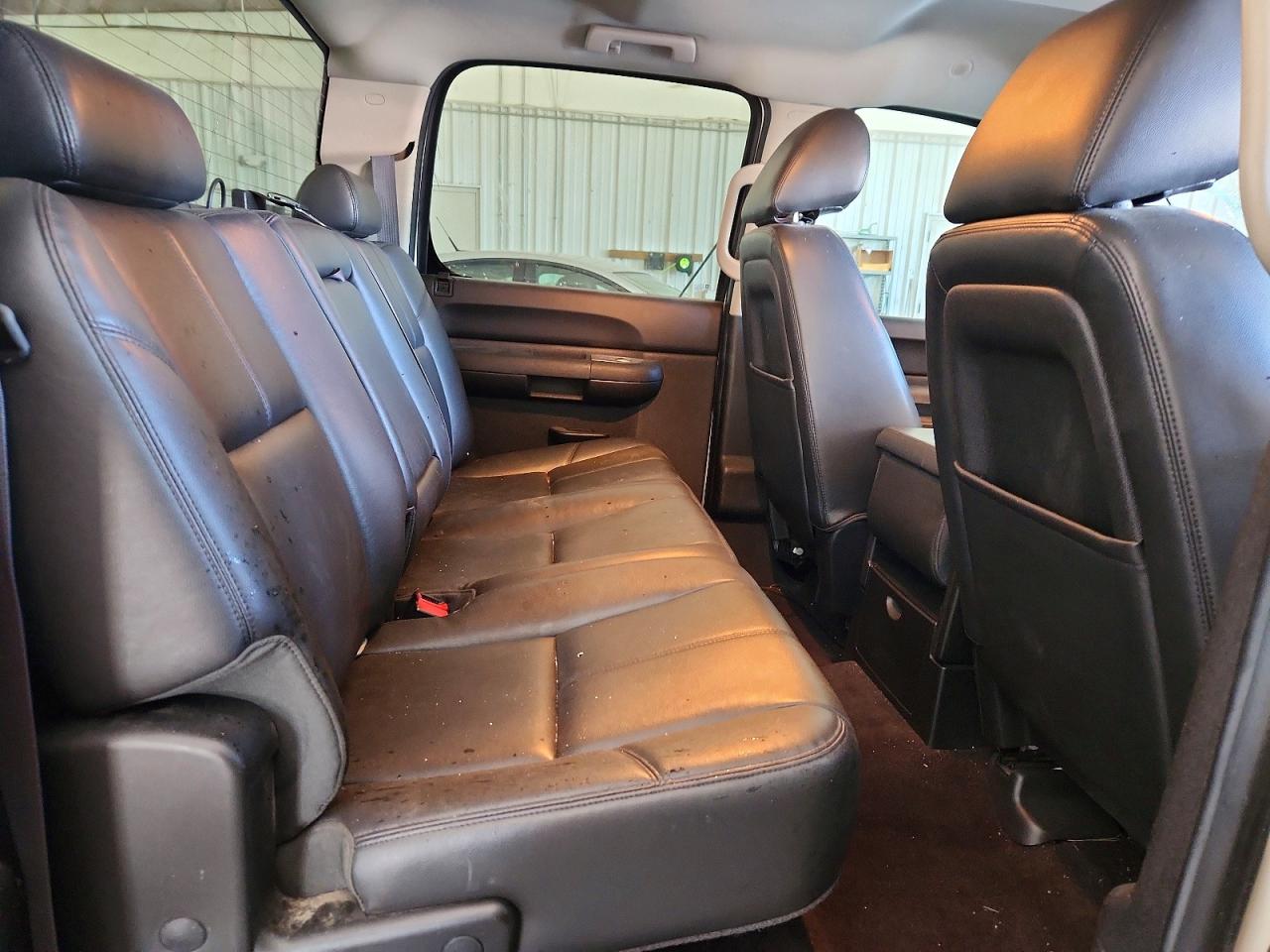 2013 Chevrolet Silverado K1500 Lt White vin: 3GCPKSE71DG228293
